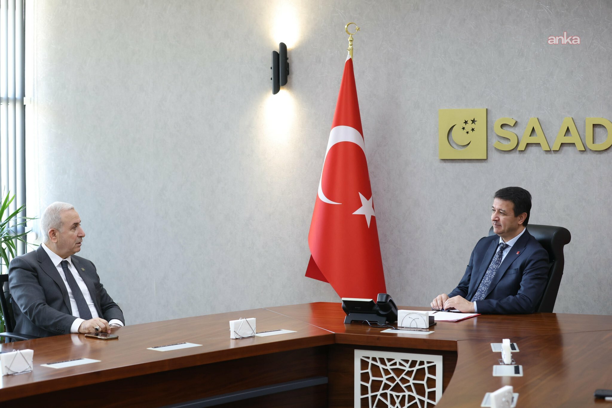 Saadet Partisi Genel Başkanı Mahmut Arıkan, TÜMORSİAD Yönetim Kurulu Başkanı Bağ ile biraraya geldi
