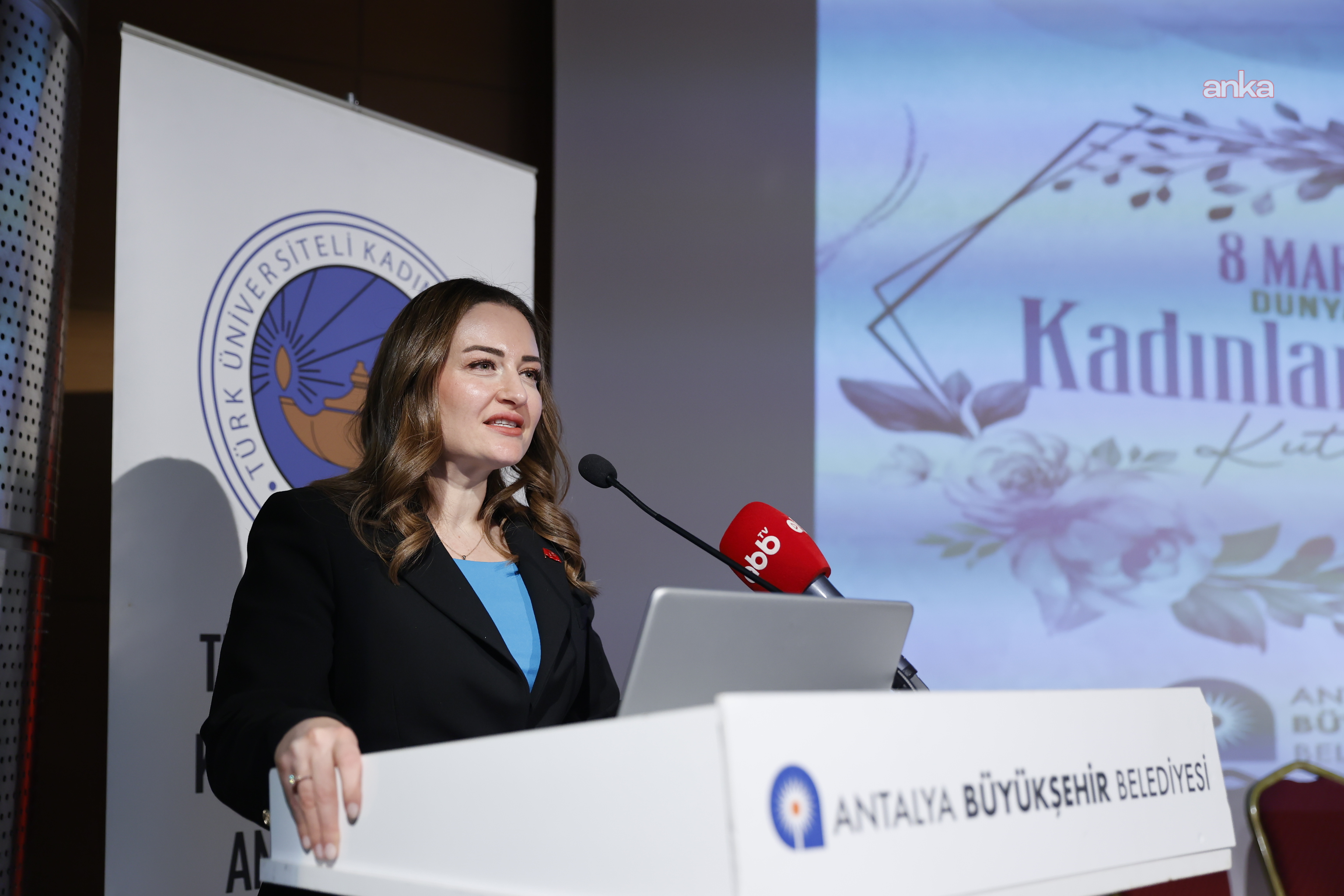 “Kadın Muhtarlarla Eşitlikçi Uygulamalar” paneli… Antalya Büyükşehir Belediyesi Başkan Vekili Özdemir: “Toplumsal eşitlik en güçlü şekilde yerelde başlar”