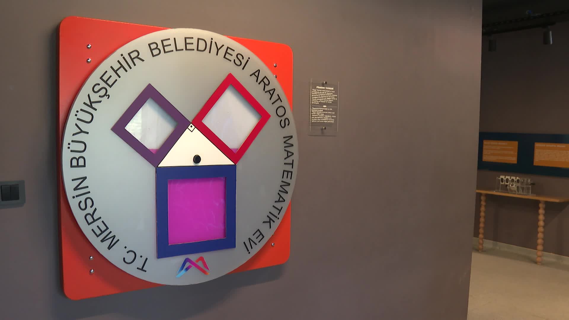 Mersin Büyükşehir Belediye Başkanı Seçer'den Tarsus Aratos Matematik Evi’ne ziyaret