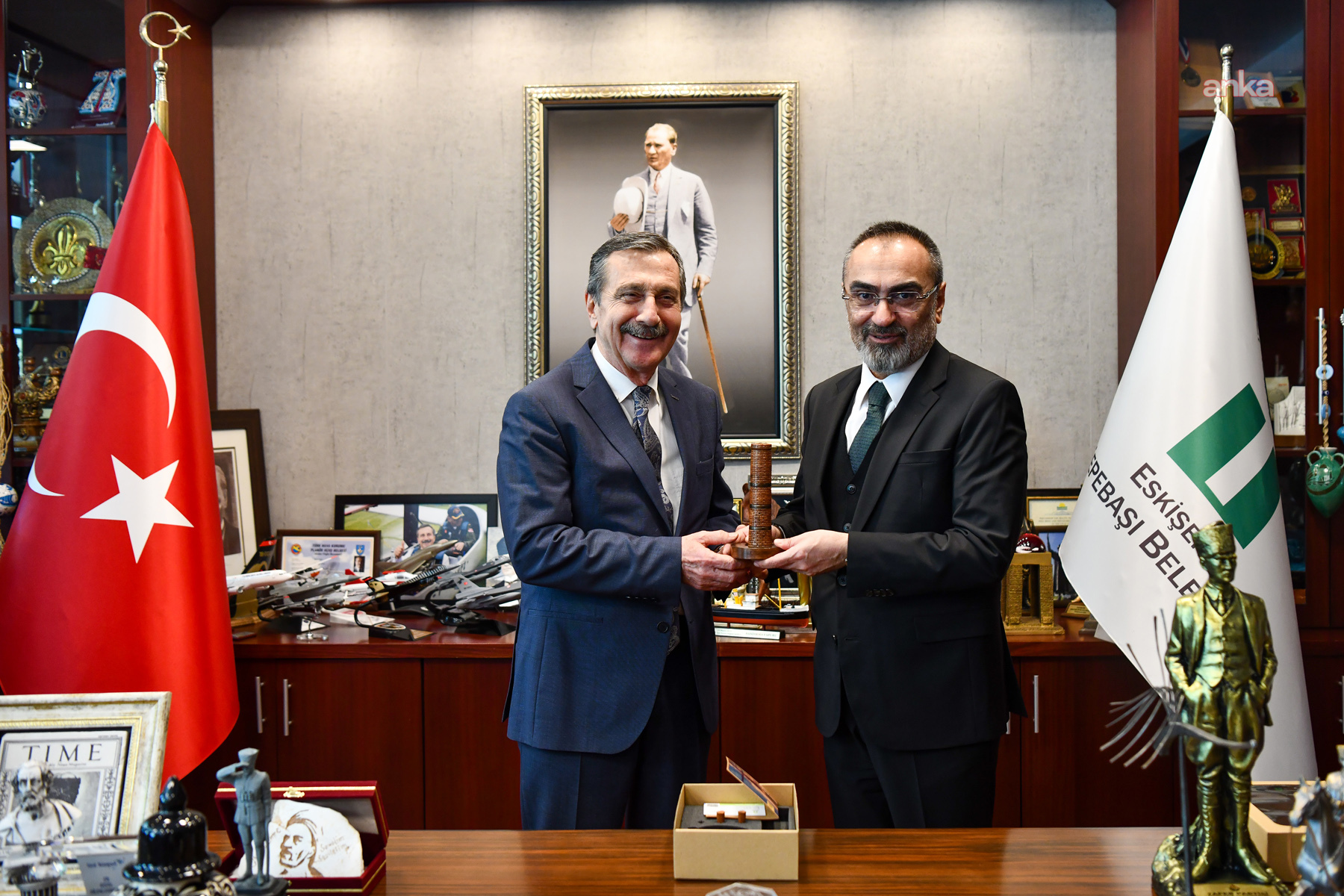 ELoGE ödülü, Tepebaşı Belediye Başkanı Ataç’a takdim edildi