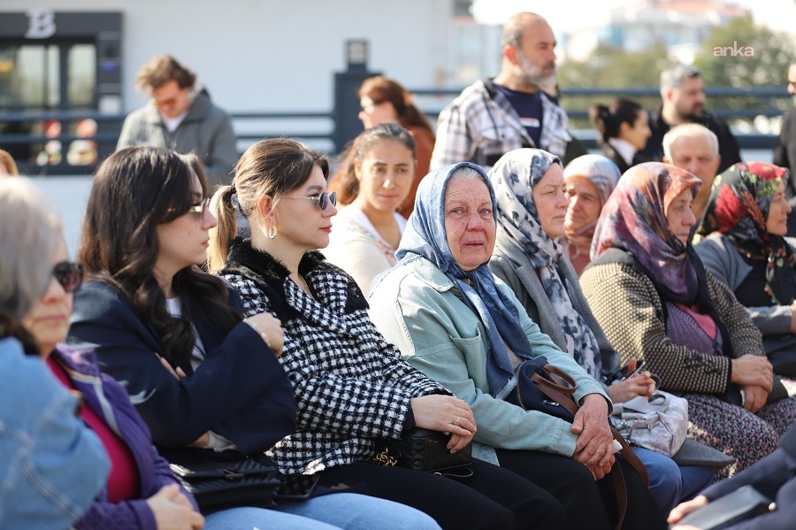 Menderes Belediyesi’nin depremde hayatını kaybedenlere adadığı park açıldı