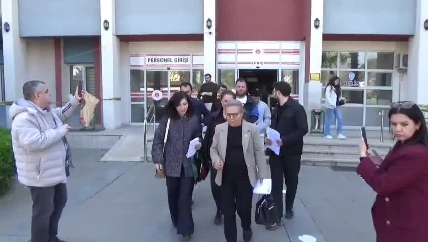Nazilli’de pankart soruşturmasında gözaltına alınan CHP’li gençler adli kontrolle serbest bırakıldı