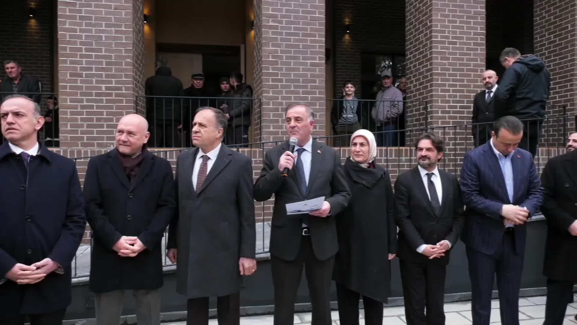 Elmalılı Hamdi Yazır Camii açılışında konuşan İBB Başkanvekili Nuri Aslan: Ekrem İmamoğlu'nun yol arkadaşları olarak hizmet etmeyi ibadet olarak sayanlardanız