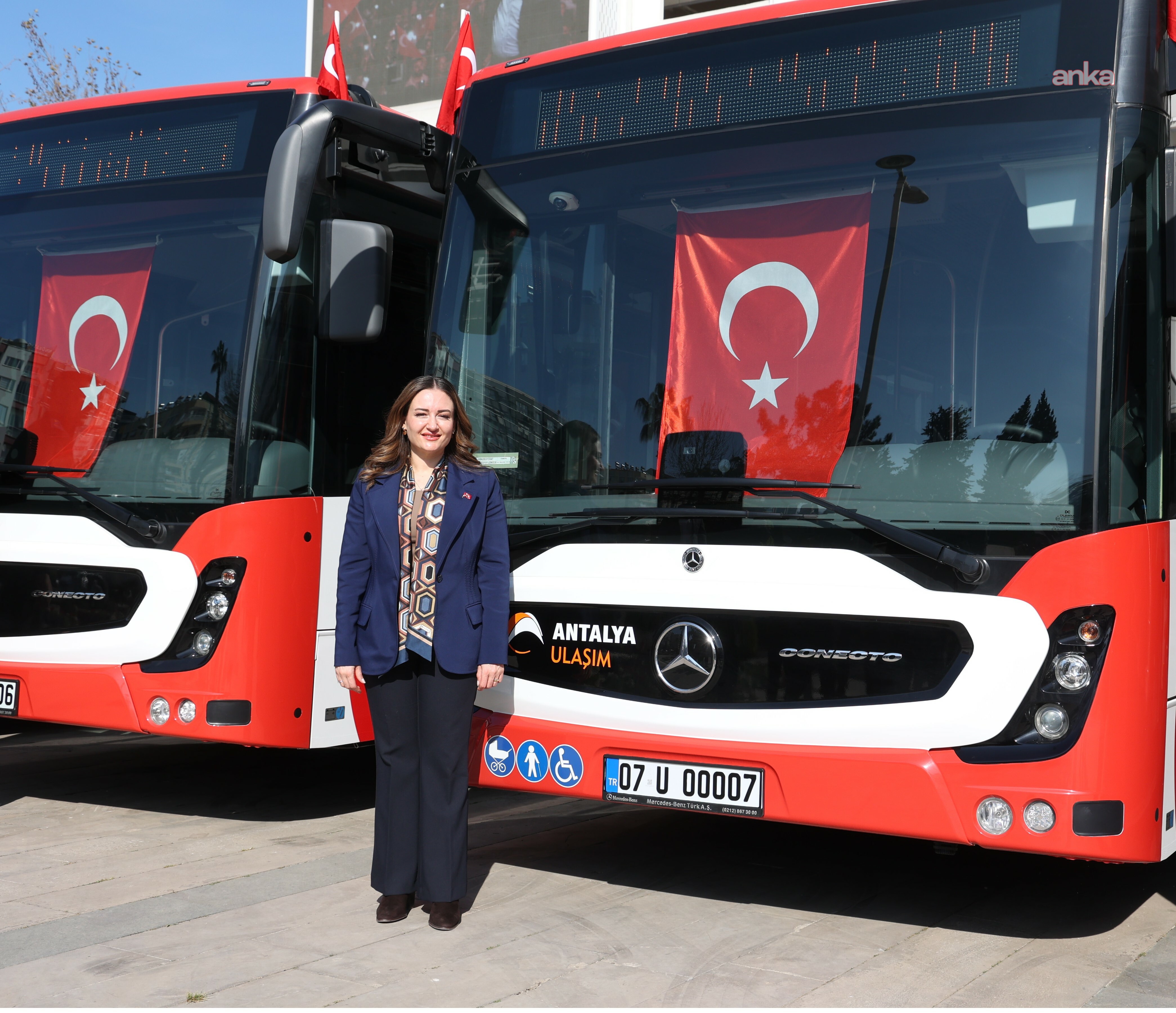 Antalya Büyükşehir Belediyesi'nden toplu ulaşıma 19 yeni otobüs