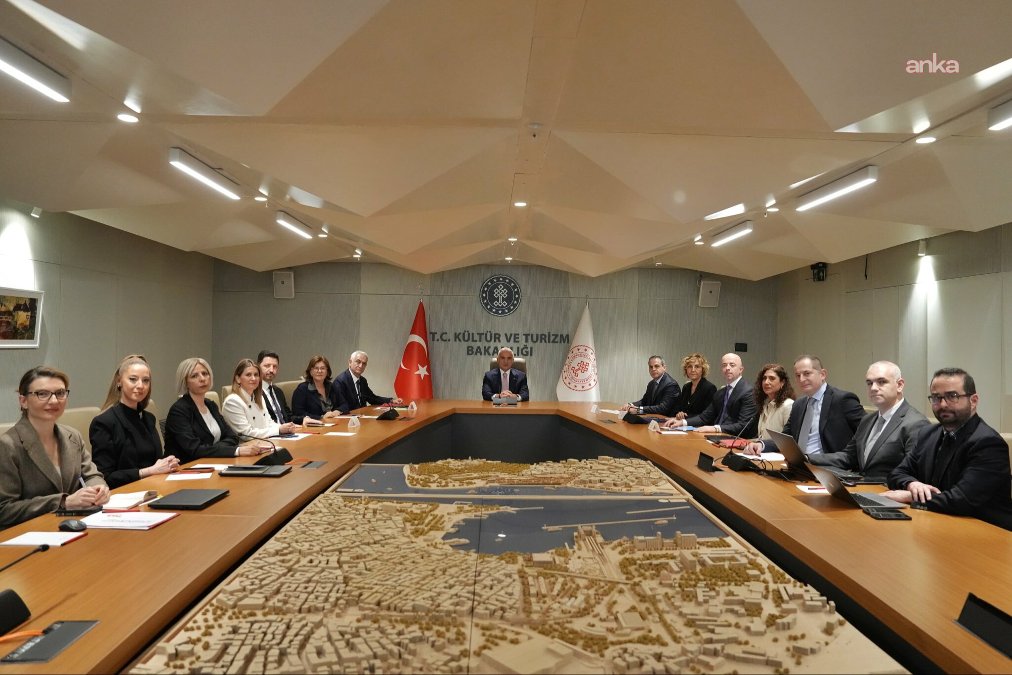 Kültür ve Turizm Bakanı Ersoy turizm sektörü paydaşlarıyla bir araya geldi