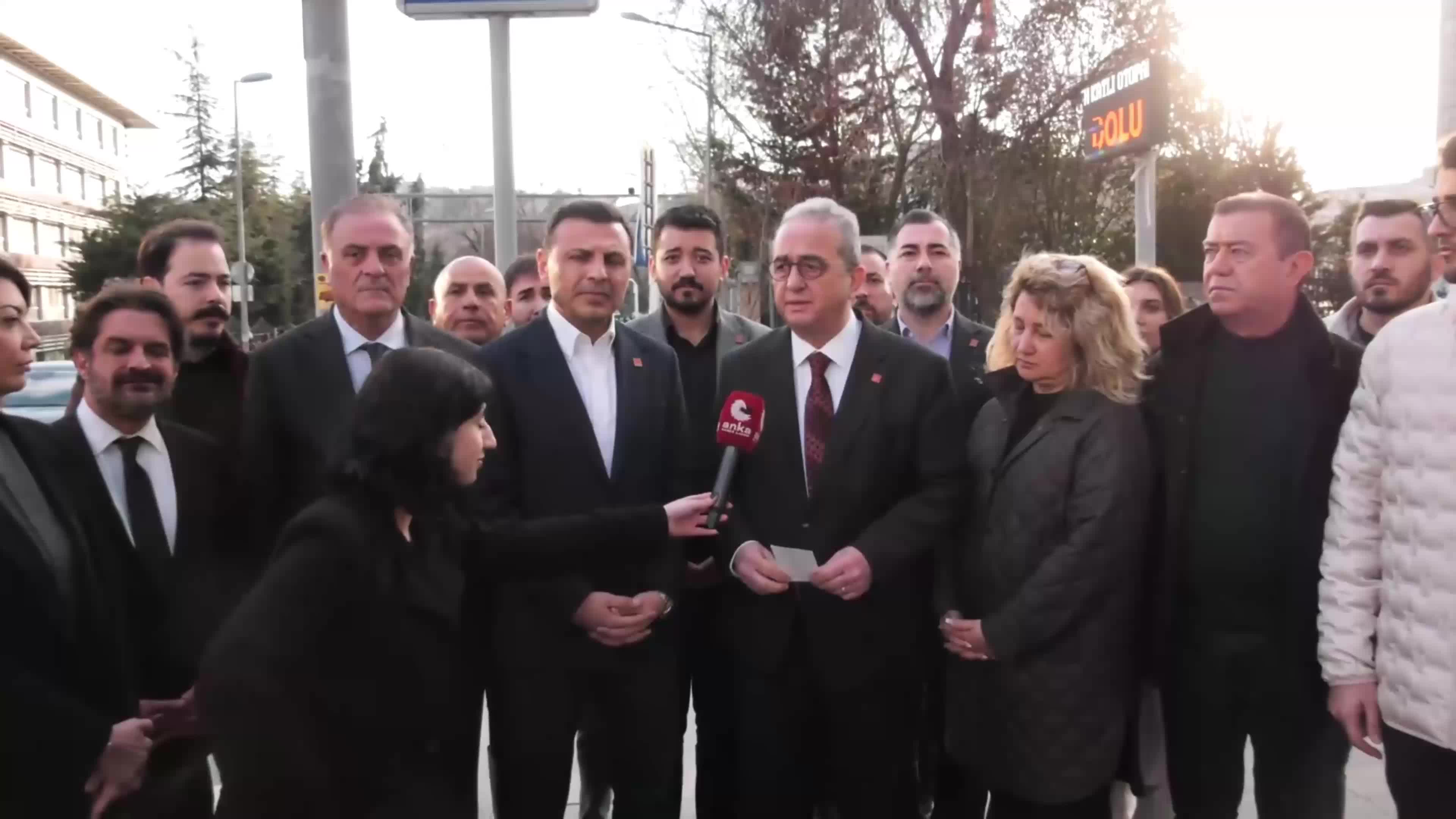Ömer Günel'in gözaltına alınması... Bülent Tezcan: Bütün kadrolarımızla iktidarın kumpaslarına teslim olmadık, teslim olmayacağız