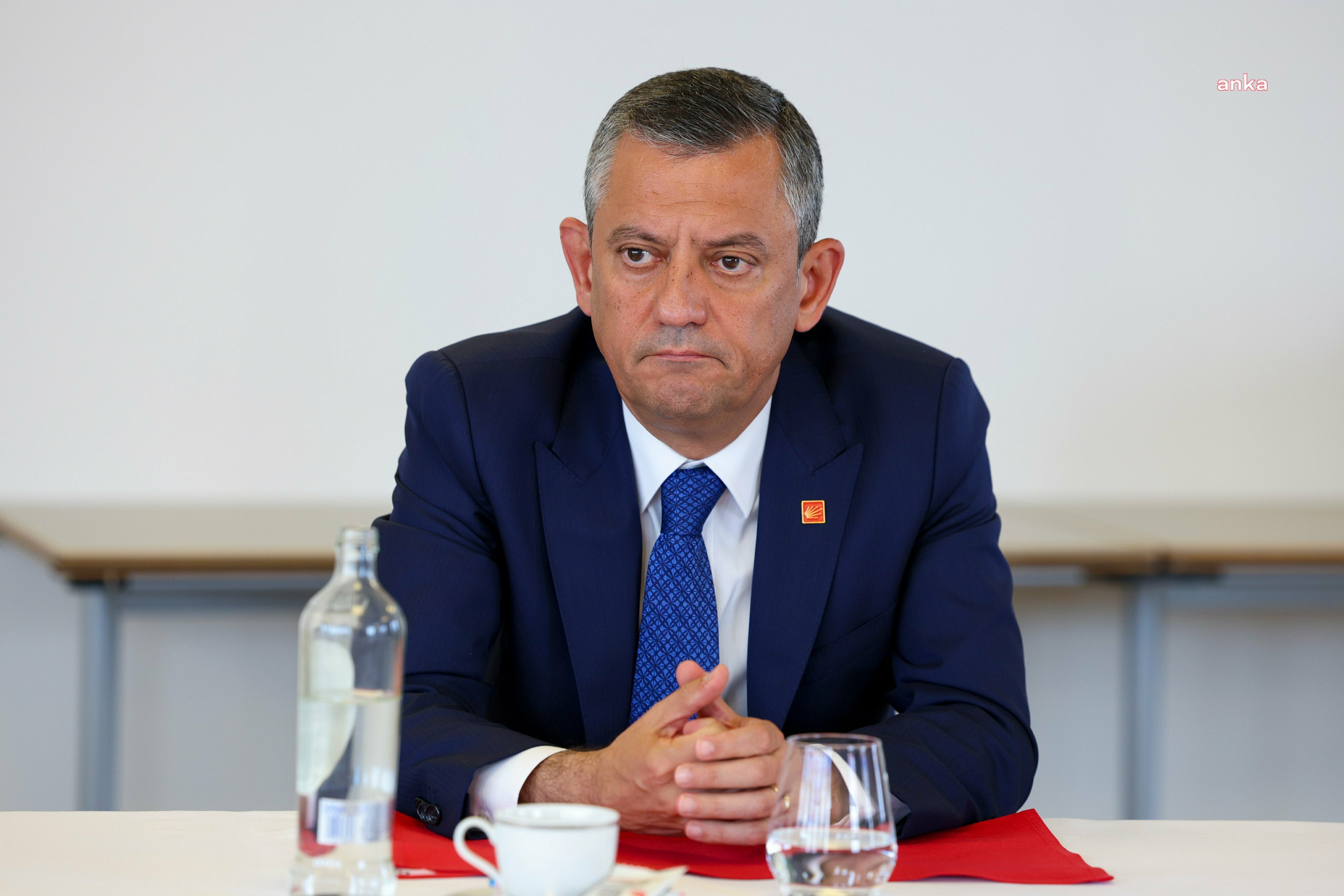 Özgür Özel: "Tüm hekimlerimizin ve sağlık çalışanlarımızın 14 Mart Tıp Bayramı’nı kutluyorum"