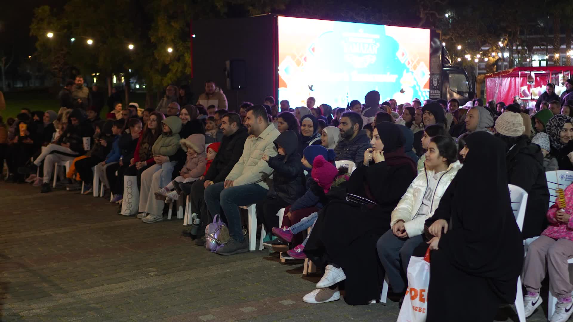 Bursa Büyükşehir Belediyesi'nin Ramazan Meydanı'na yoğun ilgi