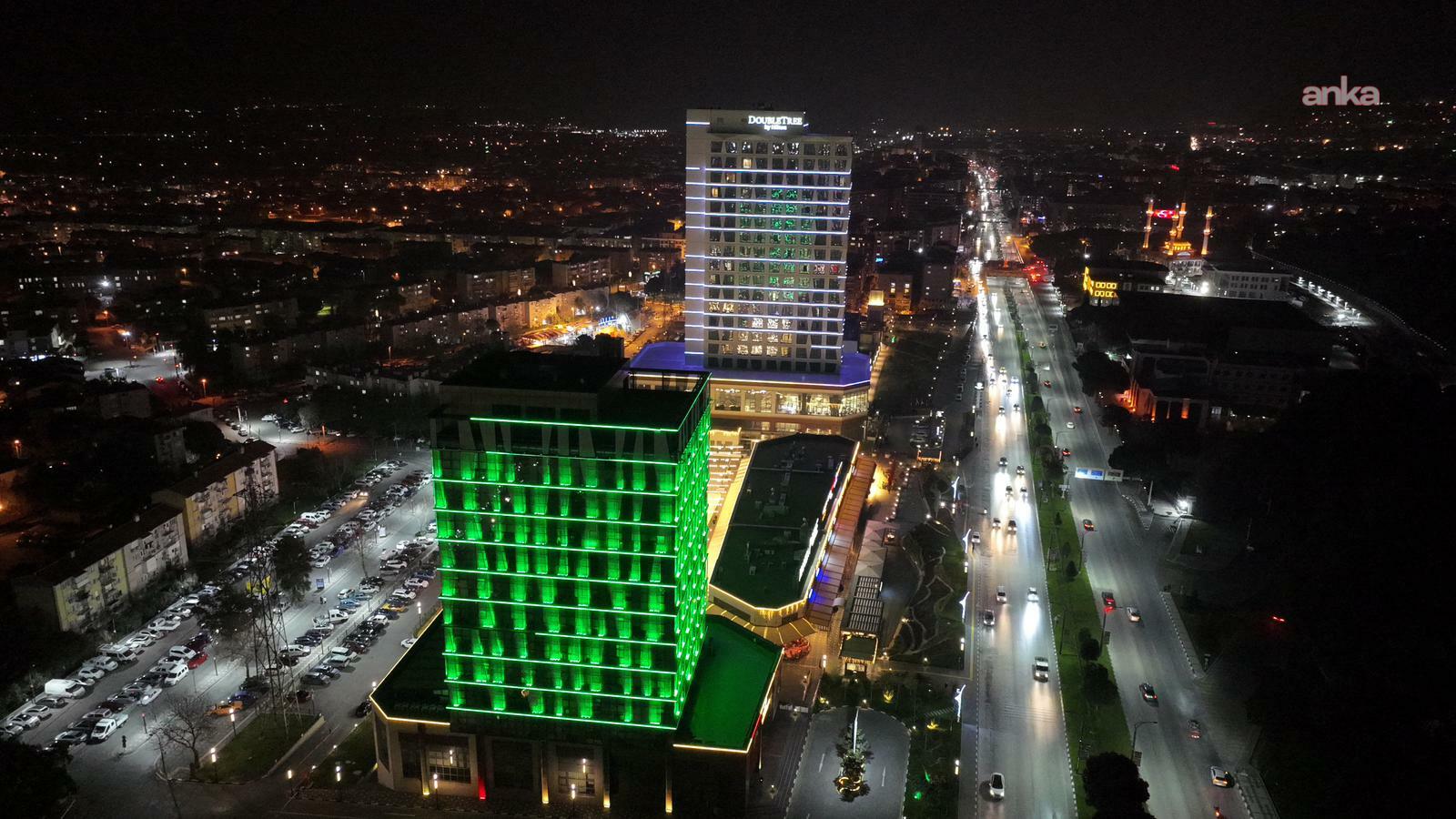 Manisa Büyükşehir Belediyesi'nden Tıp Bayramı’na özel ışıklandırma