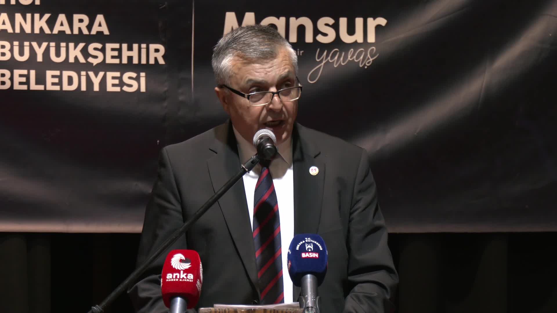 Mansur Yavaş: "Başkentimiz Ankara, resmi dilimiz Türkçe olarak İstiklal Marşımızı bağıra bağıra söylemeye devam edeceğiz"