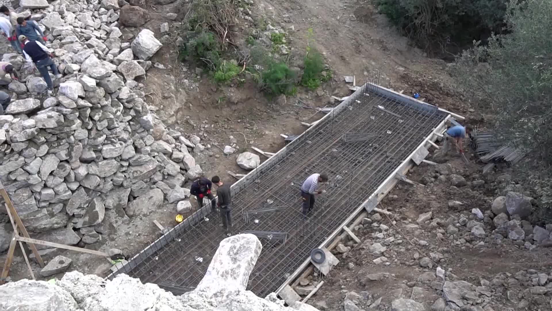 BODRUM BELEDİYESİ'NDEN GÜNDOĞAN VE KÜÇÜKBÜK'TE YOL ÇALIŞMASI