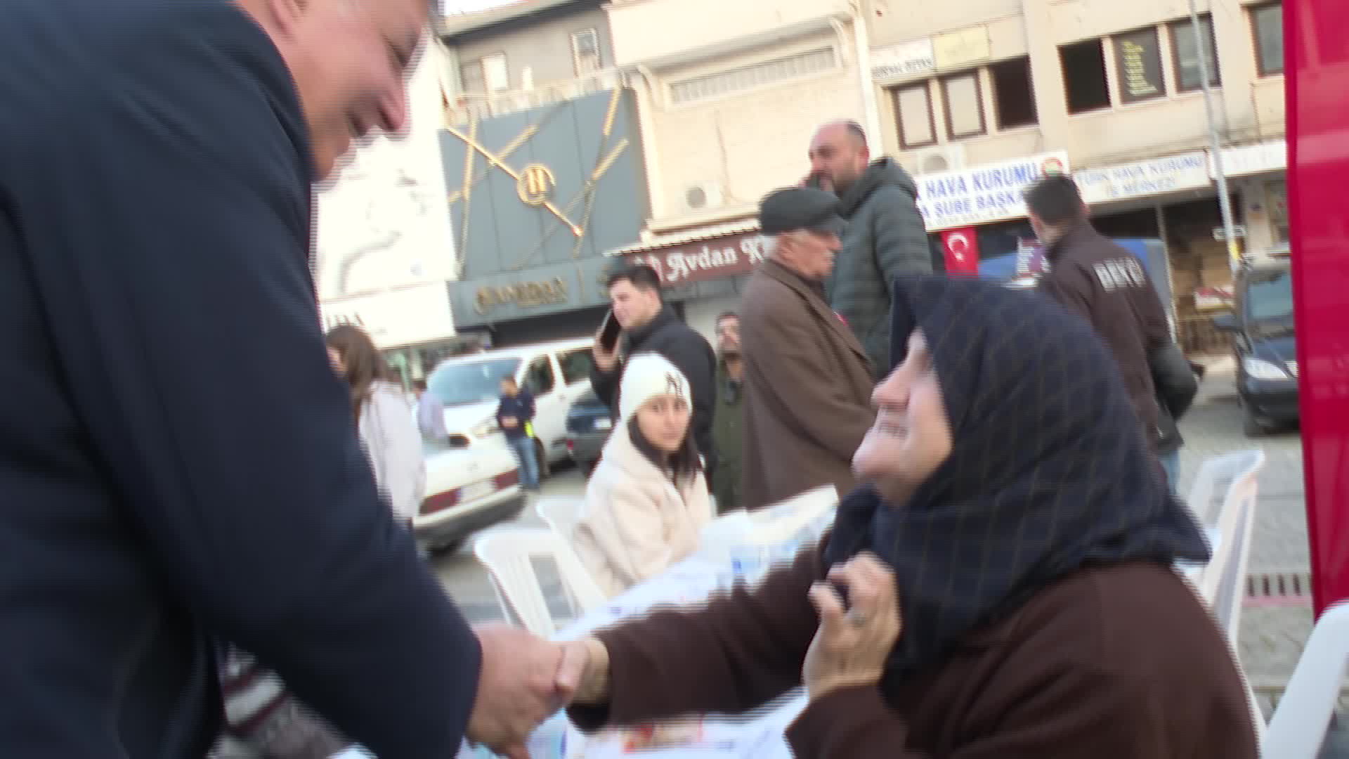 İzmir Büyükşehir Belediyesi'nden 14 Mart Tıp Bayramı'nda Bergama’da iftar sofrası