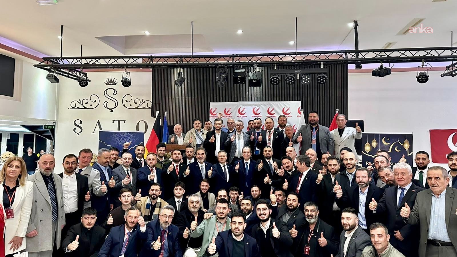 Yeniden Refah Partisi Genel Başkanı Fatih Erbakan Köln’de konuştu: "Milli Görüş zihniyeti kalsaydı ülkemiz bu kadar iç ve dış borca batmazdı"