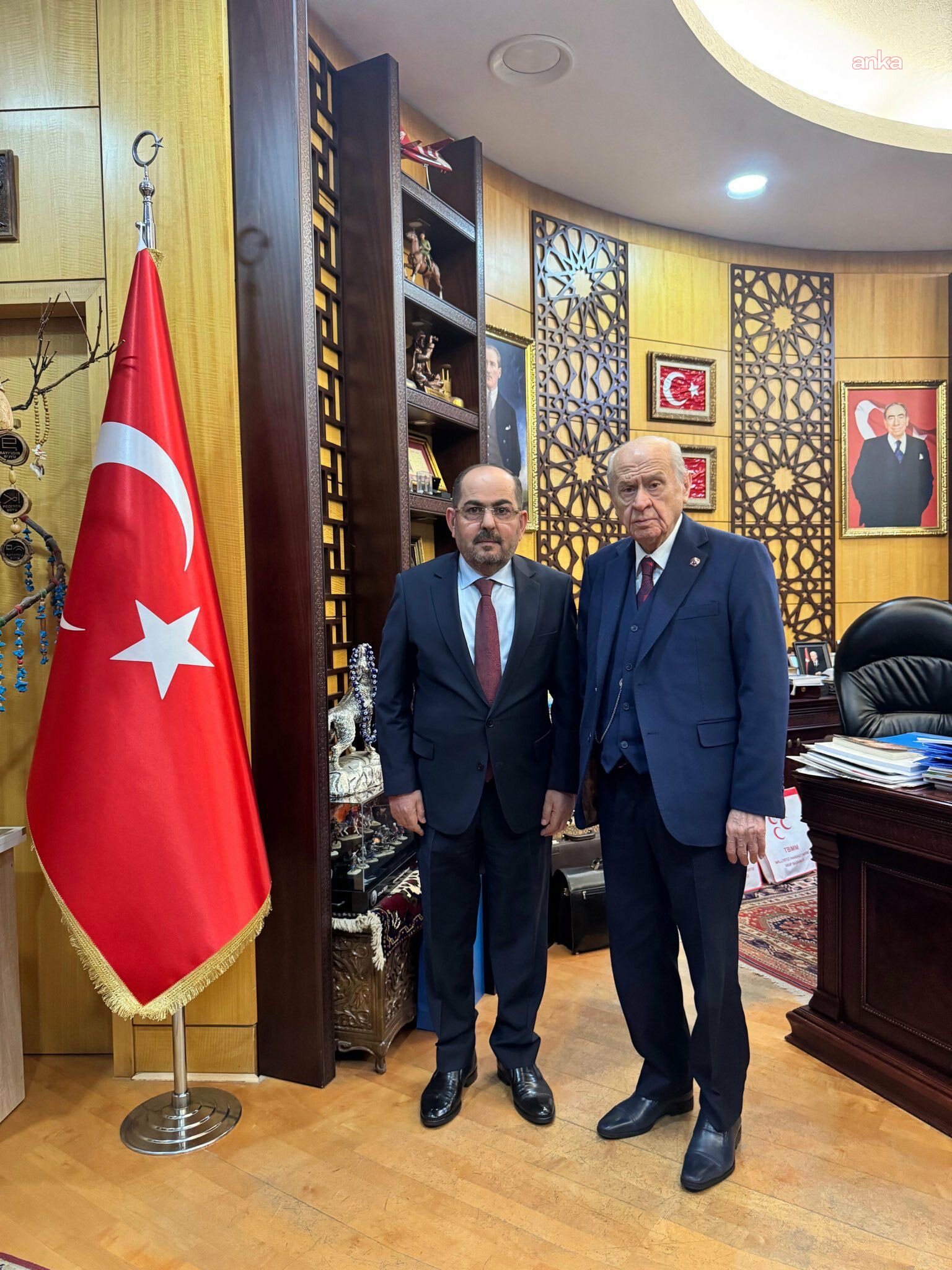 Suriye Türkmen Meclisi Başkanlığına seçilen Abdurrahman Mustafa'ya MHP Genel Başkanı Devlet Bahçeli'den tebrik araması