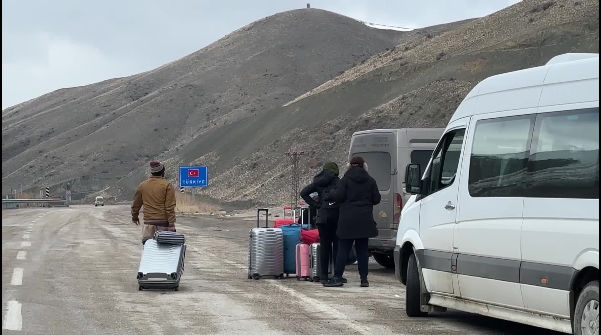 Saldırıların 16. gününde konuşan İranlılar: "Canımızı verir, toprak vermeyiz"