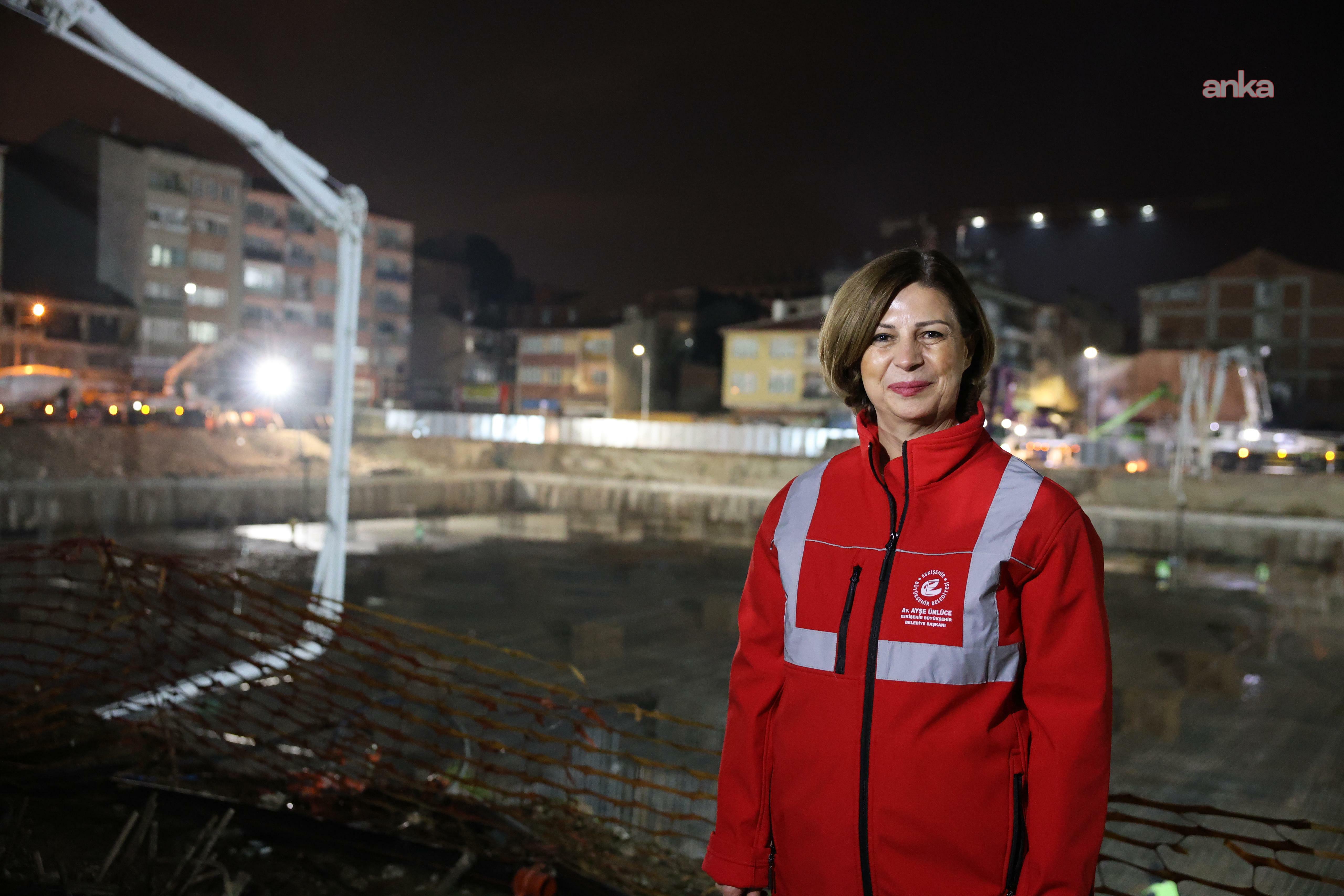 Eskişehir Büyükşehir Belediye Başkanı Ünlüce, Kurtuluş Kapalı Pazar Yeri’nde temel beton döküm çalışmalarını inceledi