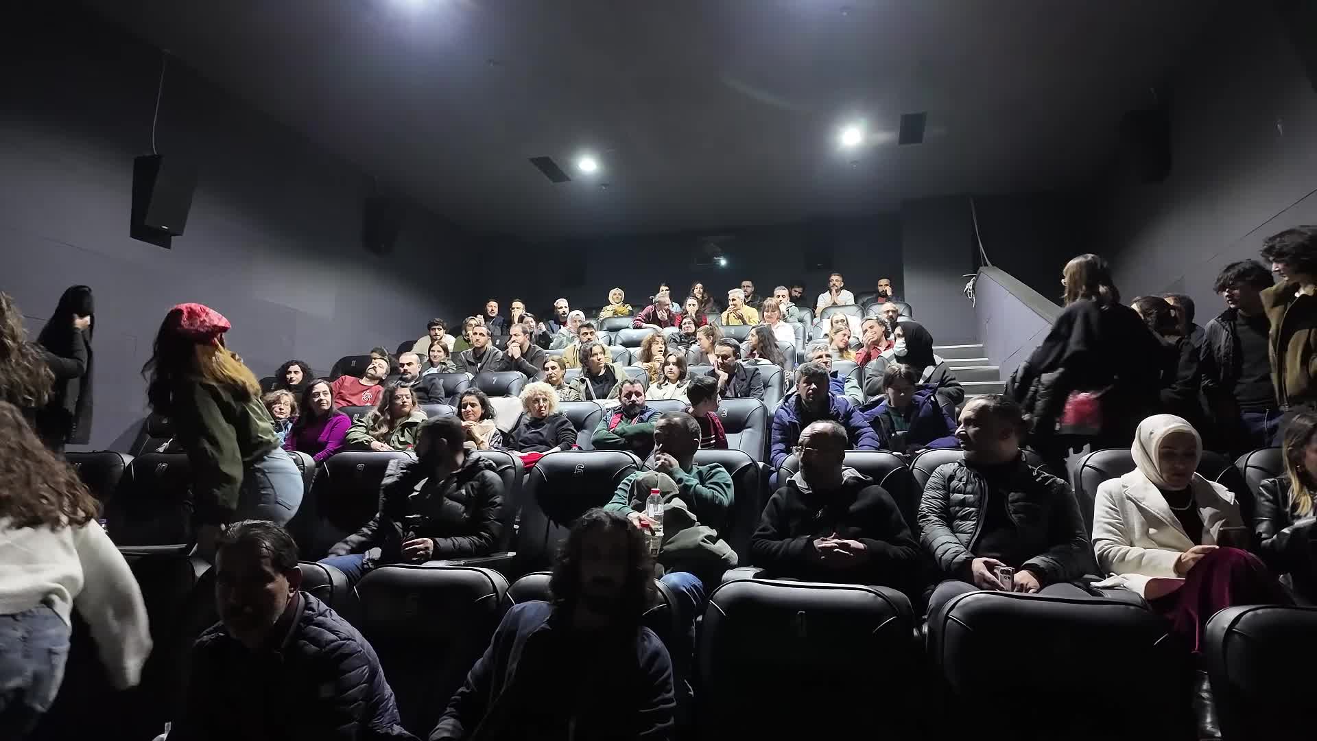 Oyuncu Nazmi Kırık Bingöl'de sinemaseverlerle buluştu