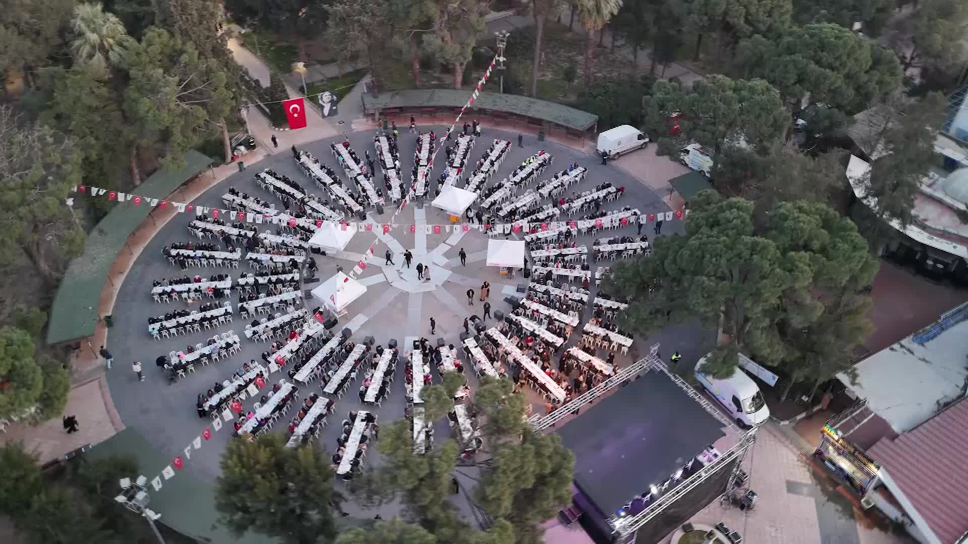 Bornova’da Kadir Gecesi’nde büyük iftar buluşması