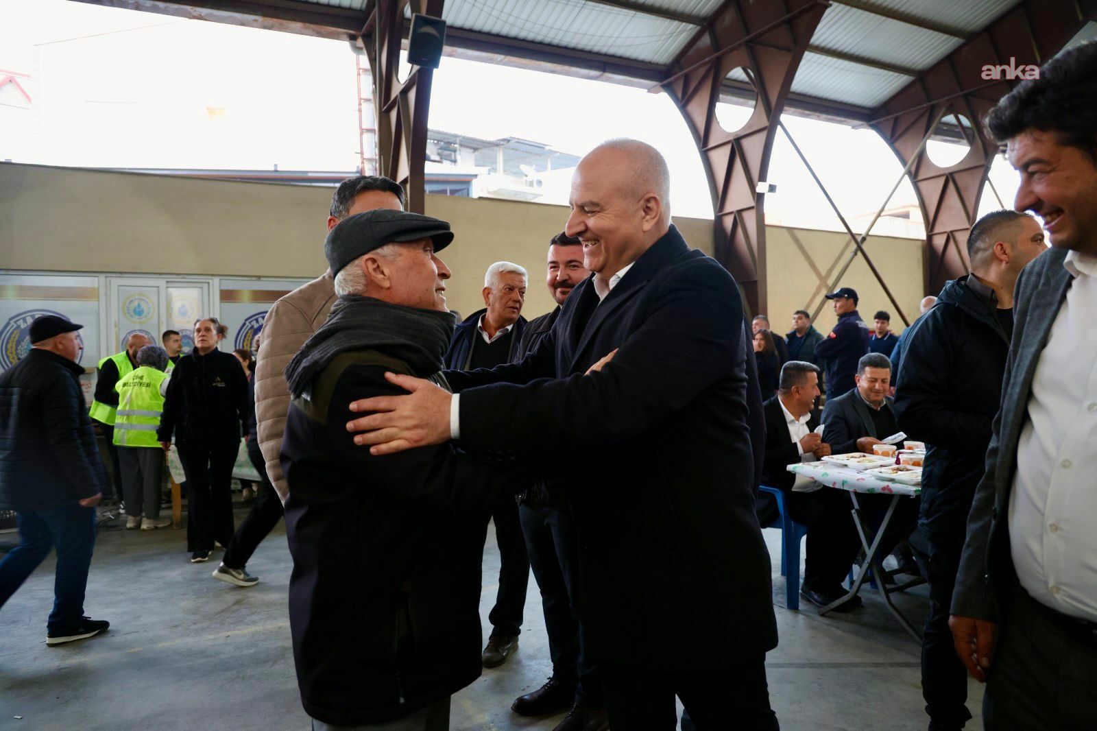 Çine Belediye Başkanı Kıvrak, Kadir Gecesi’nde vatandaşlarla iftar yaptı