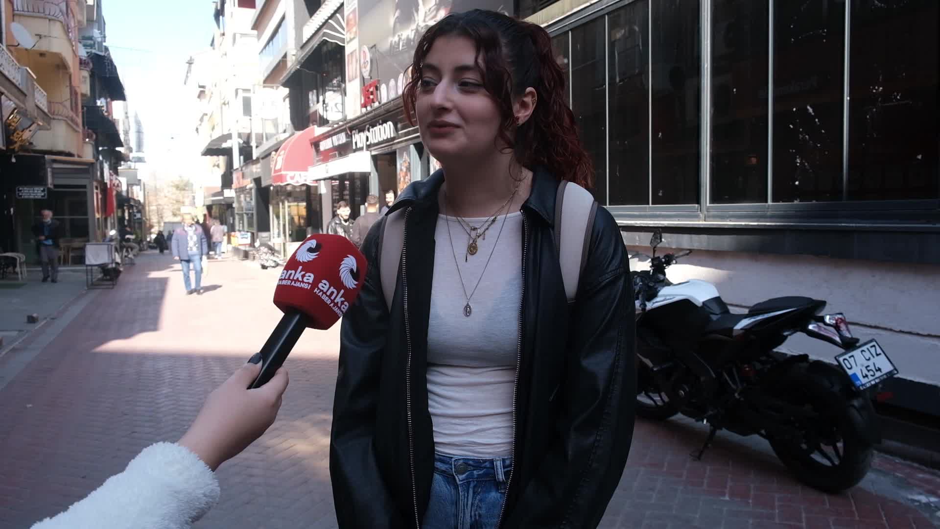 Isparta’da öğrenciler şehirler arası otobüs fiyatlarından şikayetçi : "Maalesef bu bayram memleketime dönemeyeceğim"