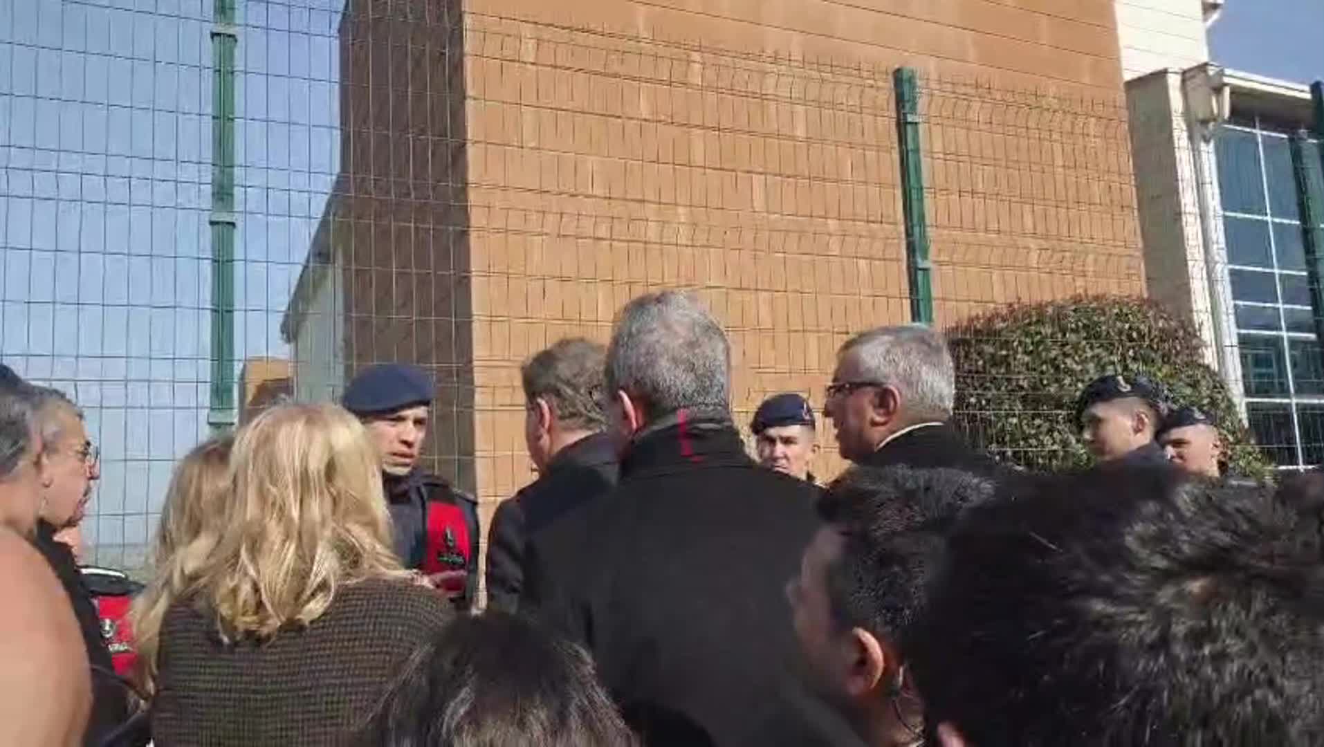 İBB davası... Silivri'de bu kez bazı vekillerin duruşma salonuna girişi engellendi