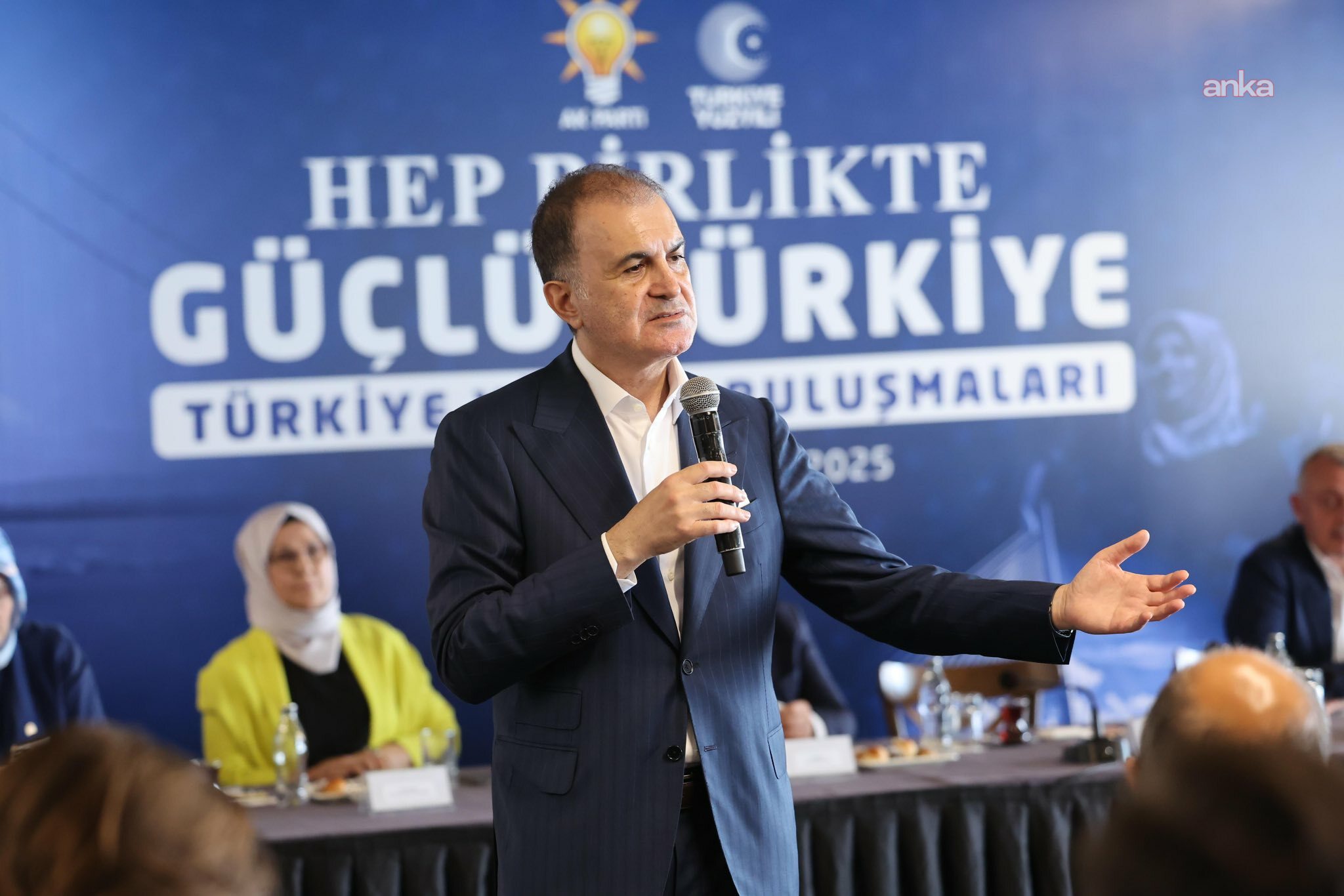 AK Parti Sözcüsü Ömer Çelik: Özel, varsa bir delili, belgesi, gitsin yargıya