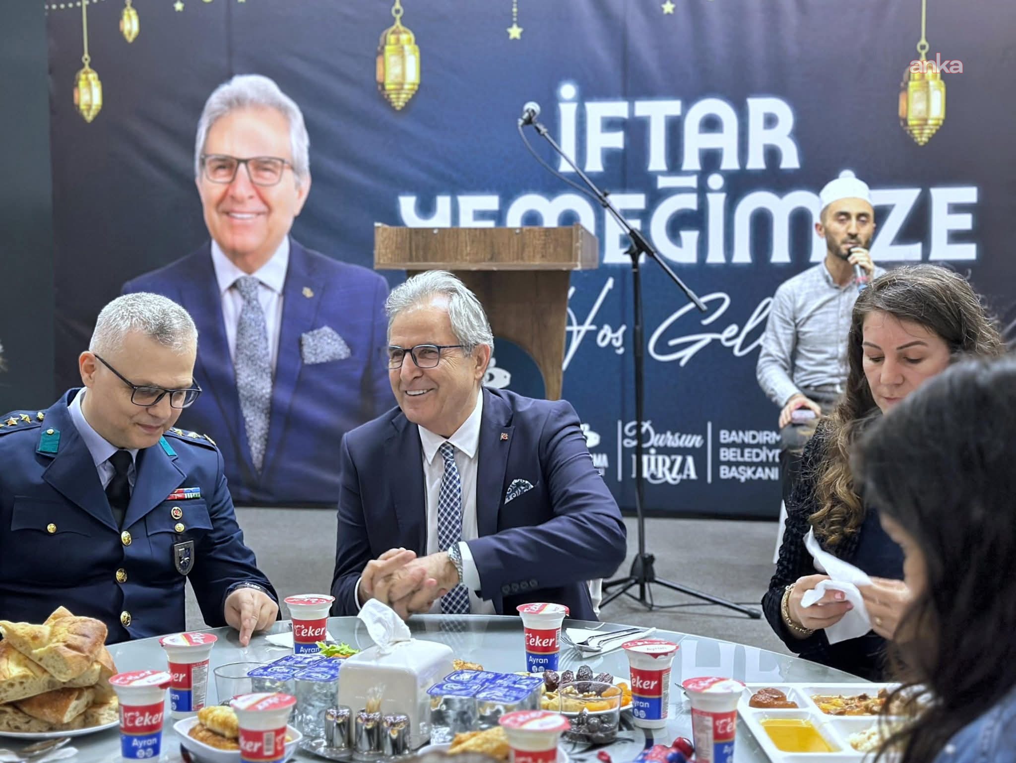 Bandırma Belediye Başkanı Mirza, özel bireyler ve aileleriyle iftar yaptı