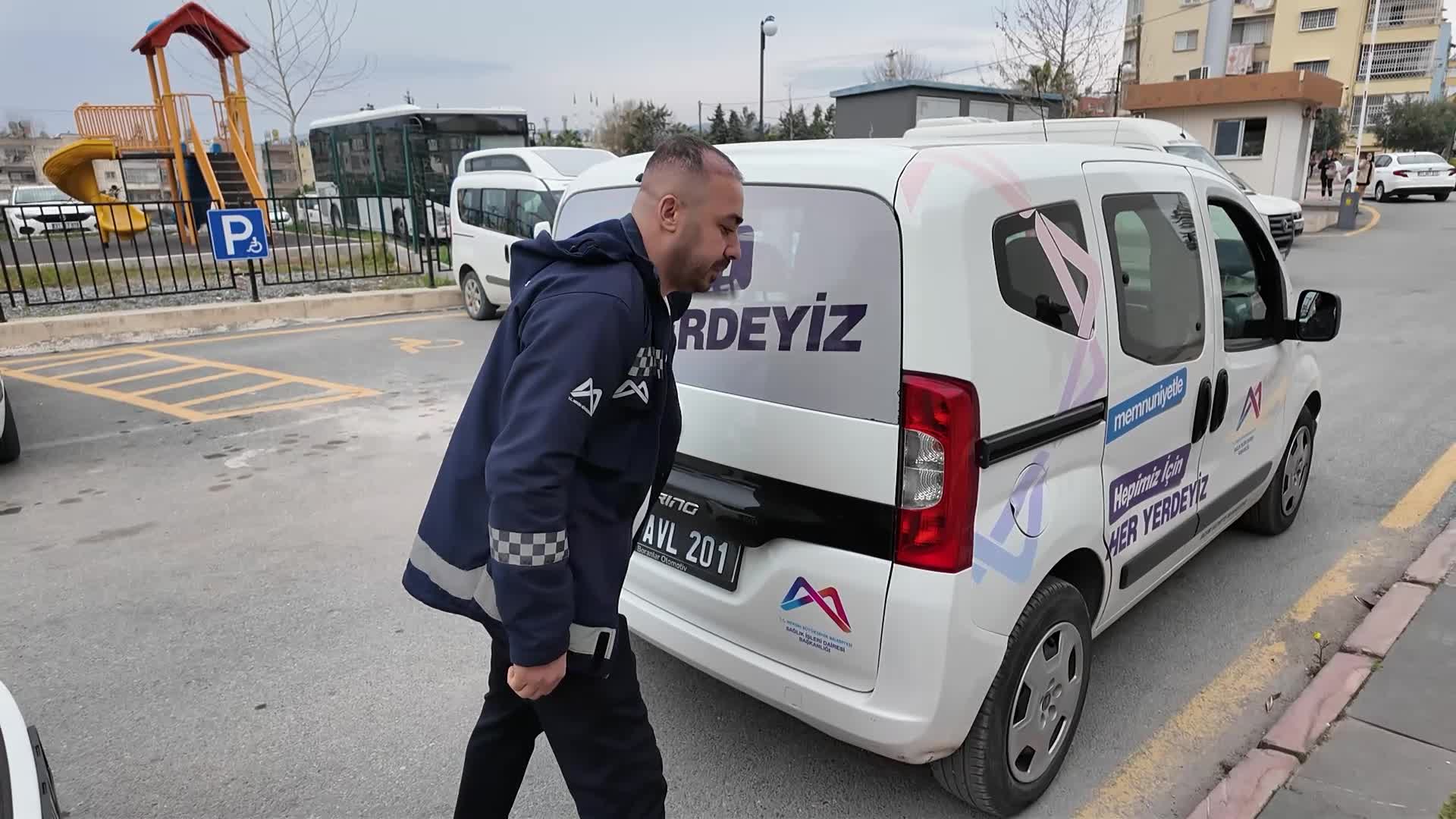 Mersin'de bayram öncesi yaşlı ve engelli vatandaşlara kişisel bakım ve ev temizliği desteği