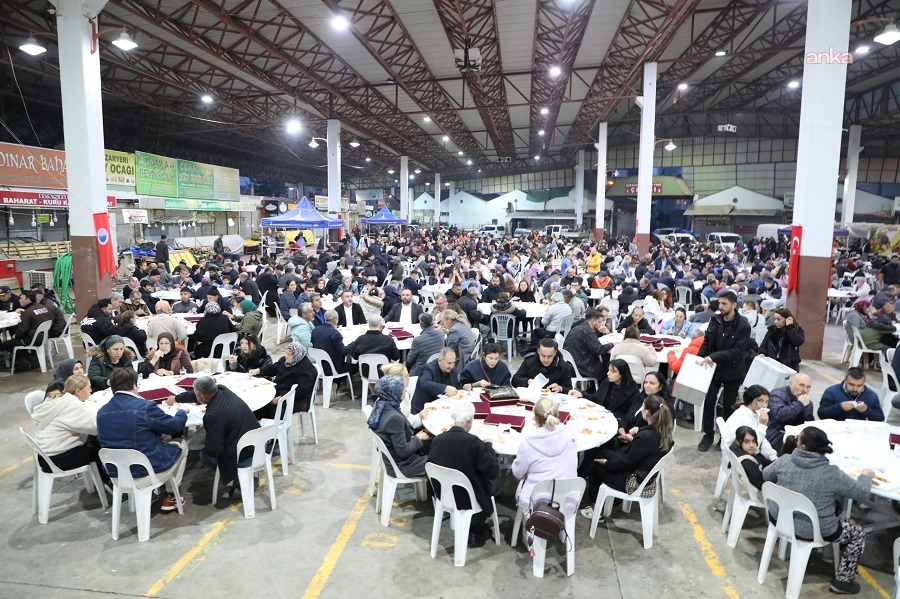 Menderes’te binler aynı sofrada uluştu