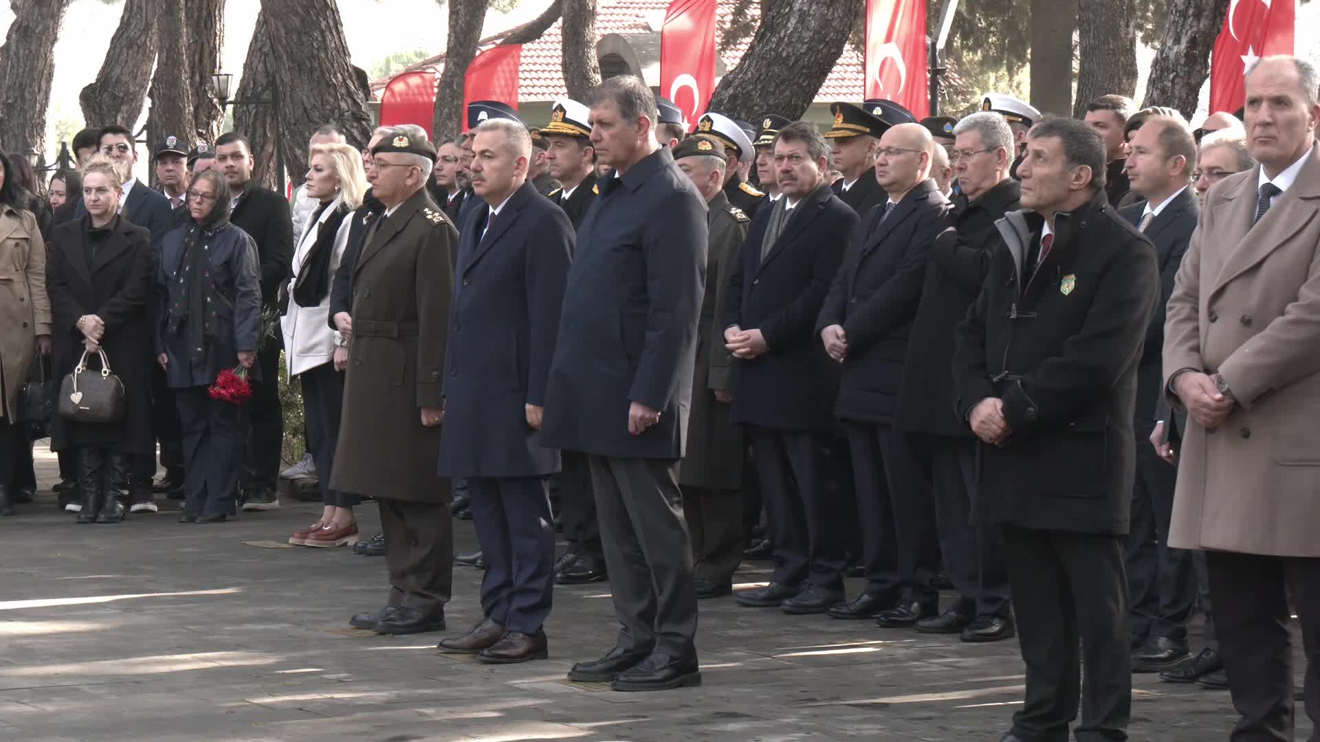 İzmir’de 18 Mart Şehitleri Anma Günü ve Çanakkale Deniz Zaferi’nin 111. yılı nedeniyle tören düzenlendi
