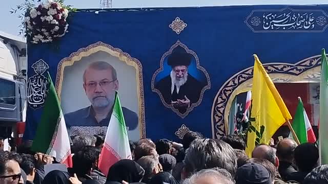 Tahran’da Ali Laricani için düzenlenen cenaze törenine binlerce kişi katıldı