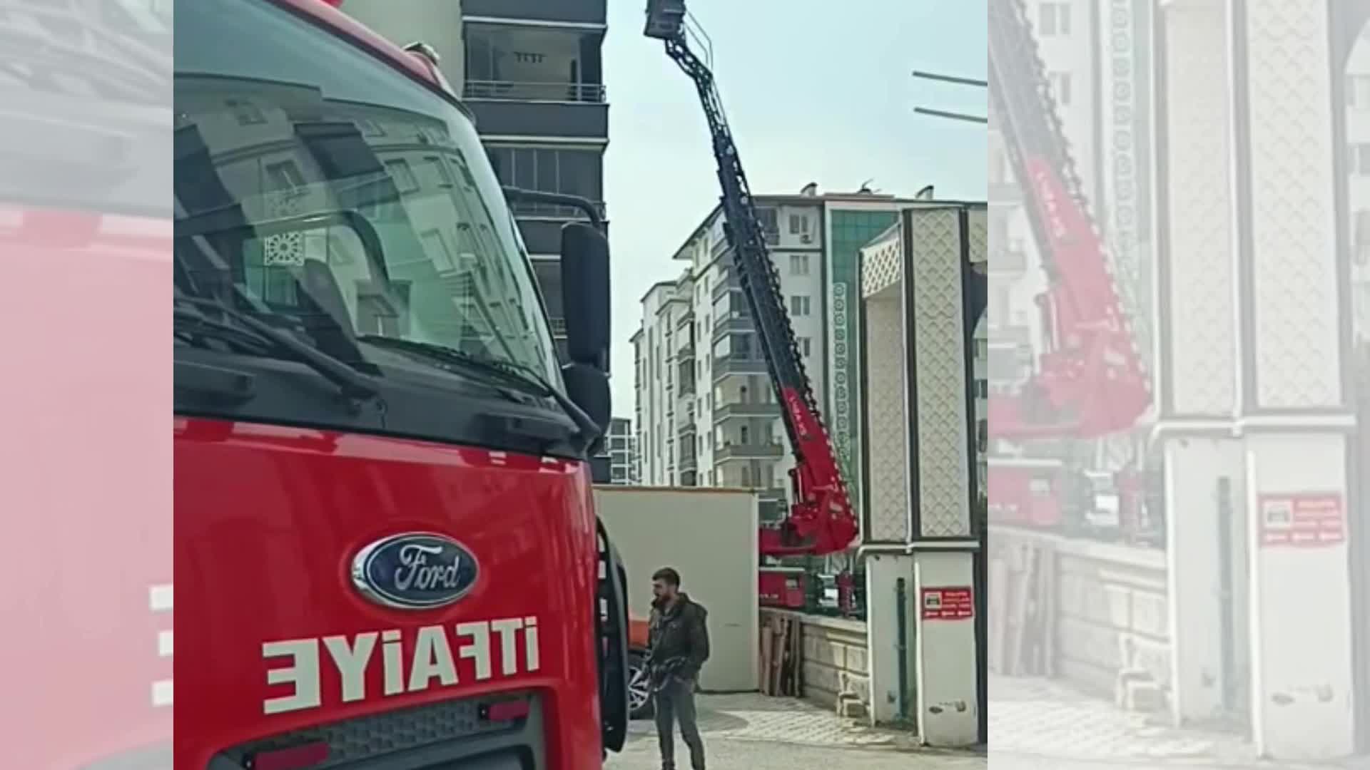 Malatya’da spor salonunda yangın: Mahsur kalanlar tahliye edildi