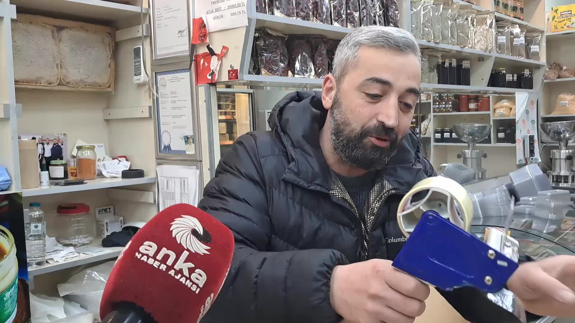 Artvinli berber: "Adam 'Saçımı öyle kes ki 3 ay ya da 4 ay sonra geleyim' diyor"