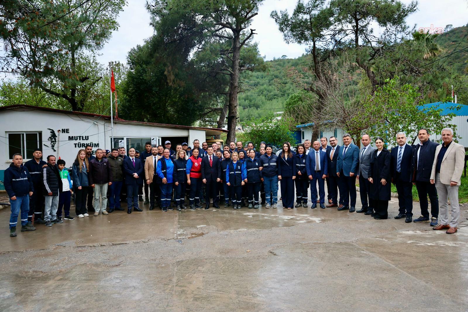 Marmaris Belediye Başkanı Acar Ünlü, personelin bayramını kutladı