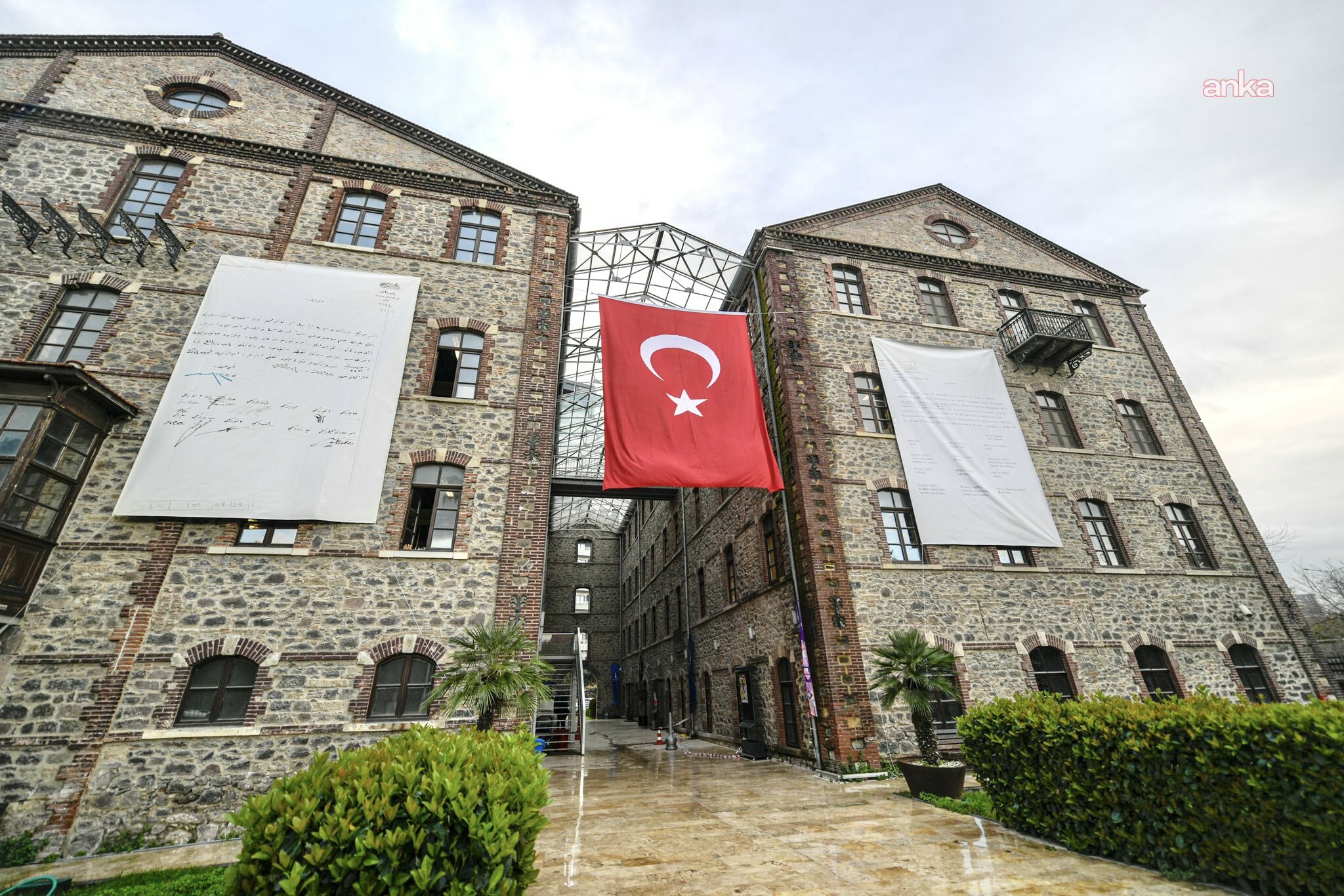 İzmir Büyükşehir Belediye Başkanı Tugay’dan Meslek Fabrikası için belediyeye gönderilen tahliye kararına tepki: "Kabul etmemiz mümkün değil"