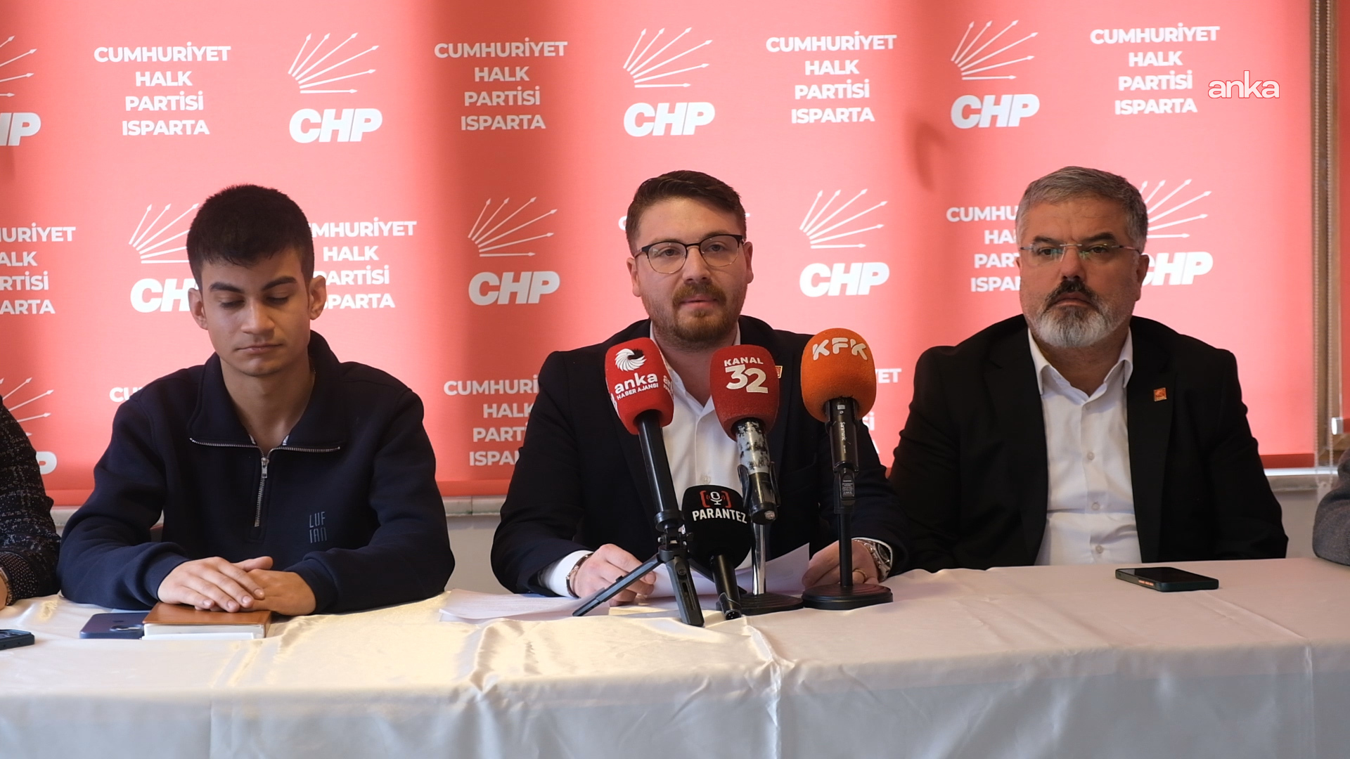 Isparta’da halk otobüsü ücretine zam... CHP Gençlik Kolları'ndan zamma tepki: "Gençlerin yükünü artıran değil, hafifleten politikalar görmek istiyoruz"