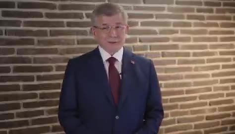 Ahmet Davutoğlu'ndan Ramazan Bayramı mesajı: Hepimizin önce insani vicdanını hatırlama vaktidir
