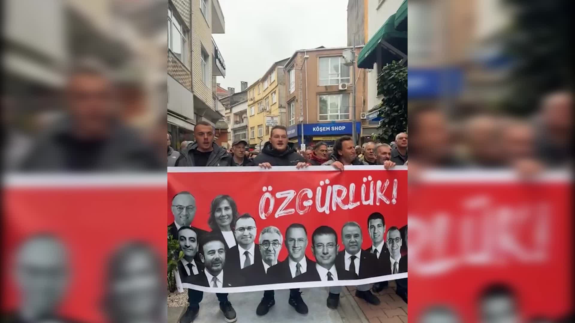 Fındıklı'da "19 Mart" yürüyüşü... Fındıklı Belediye Başkanı Çervatoğlu: "Eğer suç, halka hizmet etmekse; bu suçu onurla işlemeye devam edeceğiz"