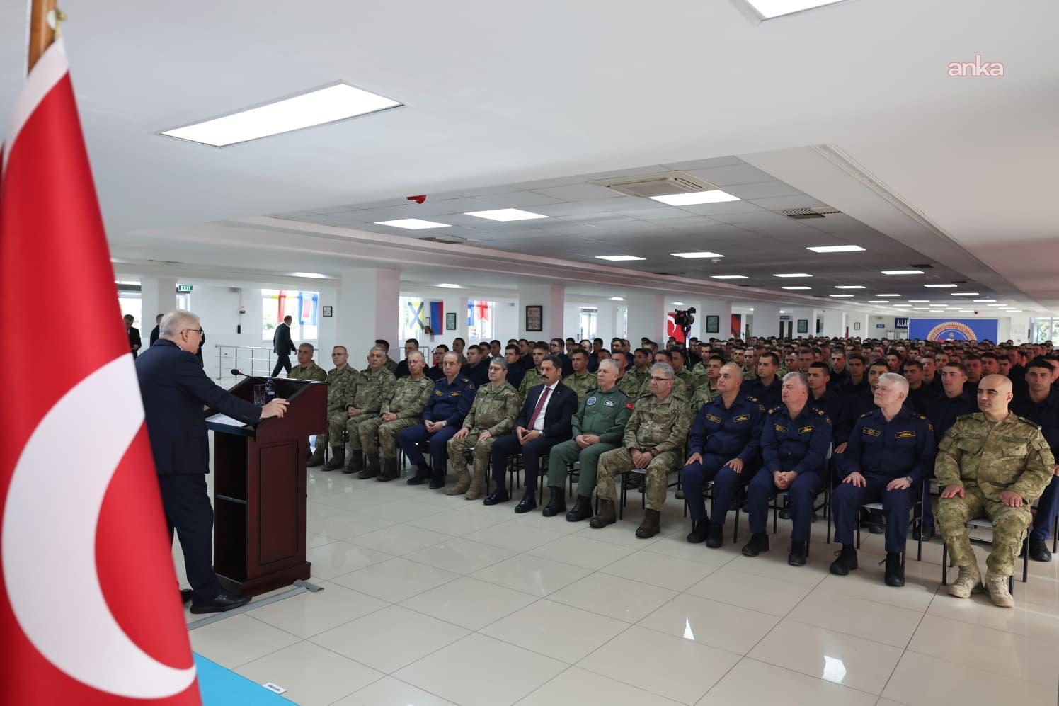 Bakan Güler, İskenderun Deniz Er Eğitim Alay Komutanlığı'nı ziyaret etti