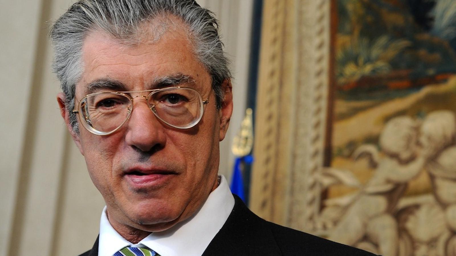 İtalya’da aşırı sağın simge ismi Umberto Bossi hayatını kaybetti
