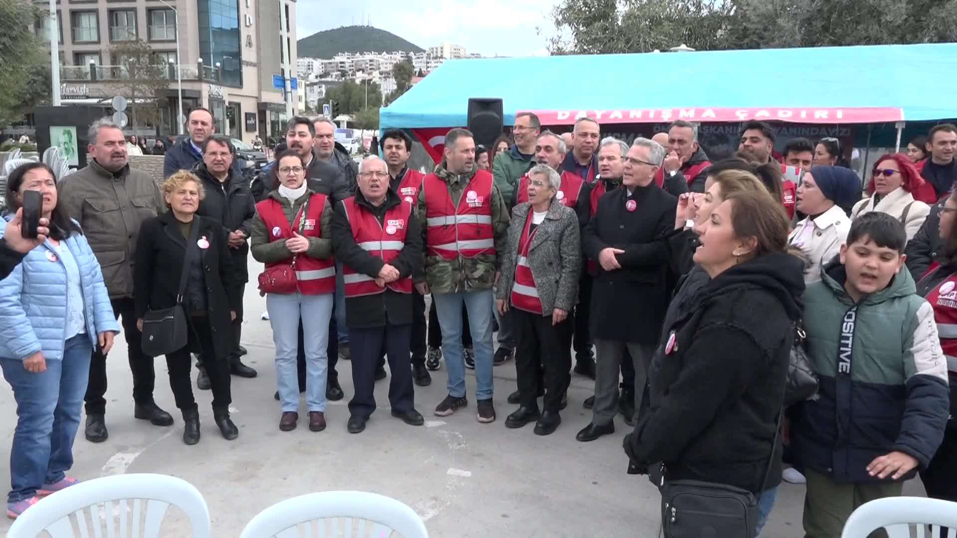 Tutuklu Kuşadası Belediye Başkanı Ömer Günel için Adalet ve Dayanışma Çadırı'nda destek büyüyor