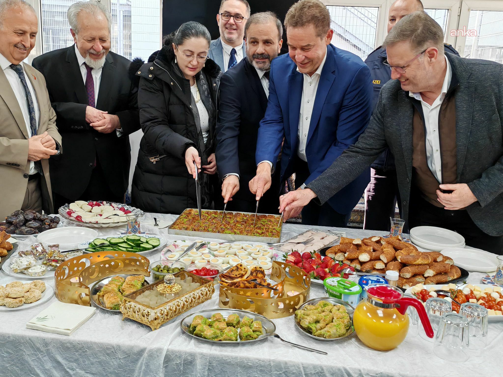 Almanya’nın Fürth kentinde düzenlenen bayramlaşma programında birlik ve dayanışma mesajları verildi