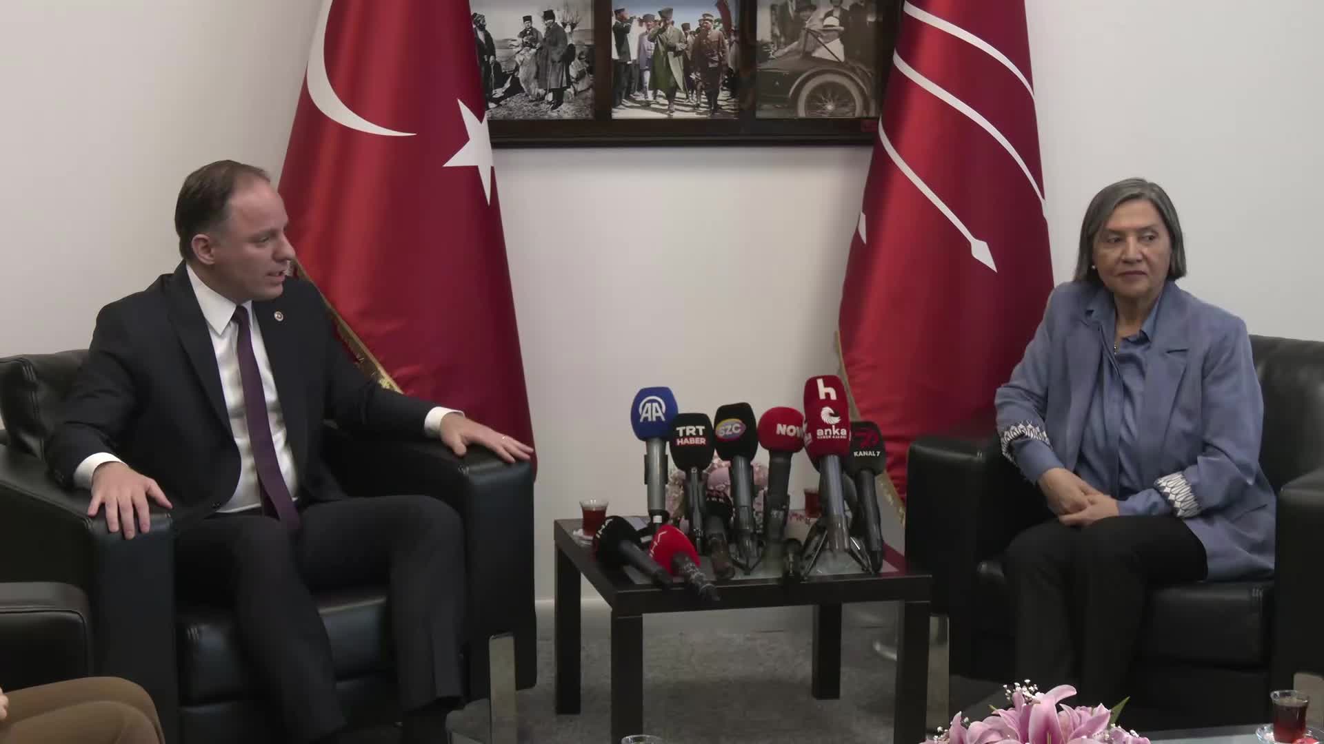 Siyasi partiler arası bayramlaşma… DEM Partili Yüksel Mutlu: “Umuyoruz ki Sayın İmamoğlu en kısa zamanda özgürlüğüne kavuşsun”