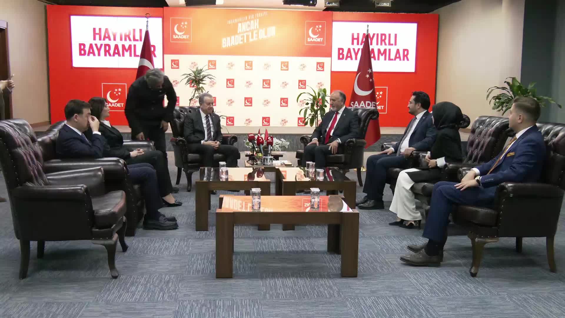 Siyasi partiler arası bayramlaşma… MHP ve DYP heyetinden, Saadet Partisi'ne bayram ziyareti