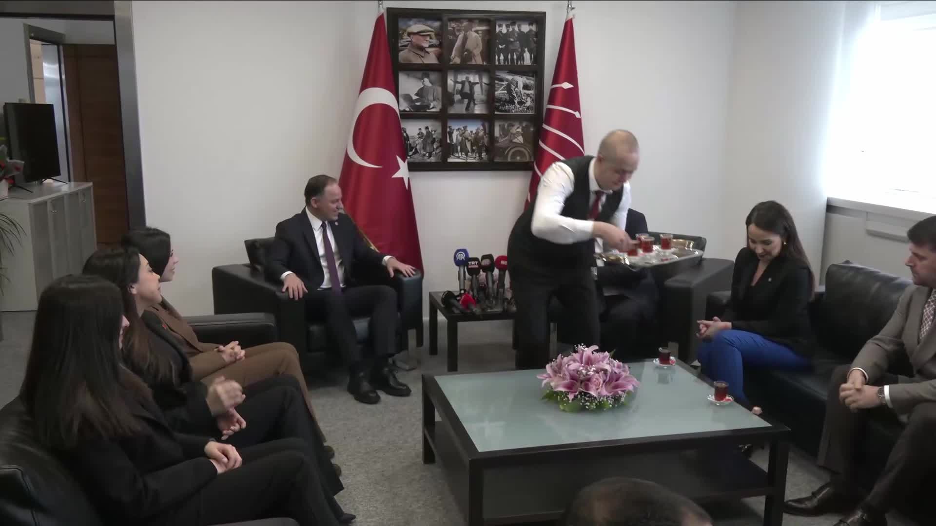 İYİ Parti’den CHP’ye bayram ziyareti... İYİ Parti Genel Başkan Yardımcısı Yılmaz: "Türkiye daha iyi bayramları hak ediyor"