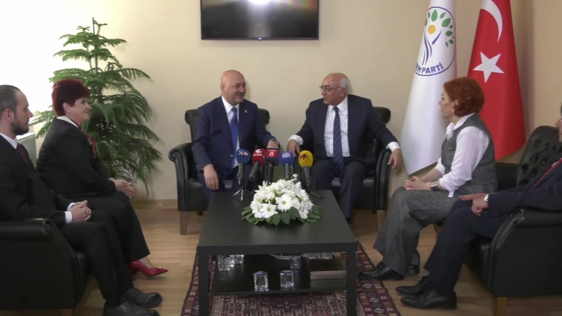 AK Parti'den DEM Parti'ye bayram ziyareti... AK Partili Resul Kurt: "Ümit ediyoruz ki yeniden bu topraklarda Nevruz'la birlikte barış hakim olur"
