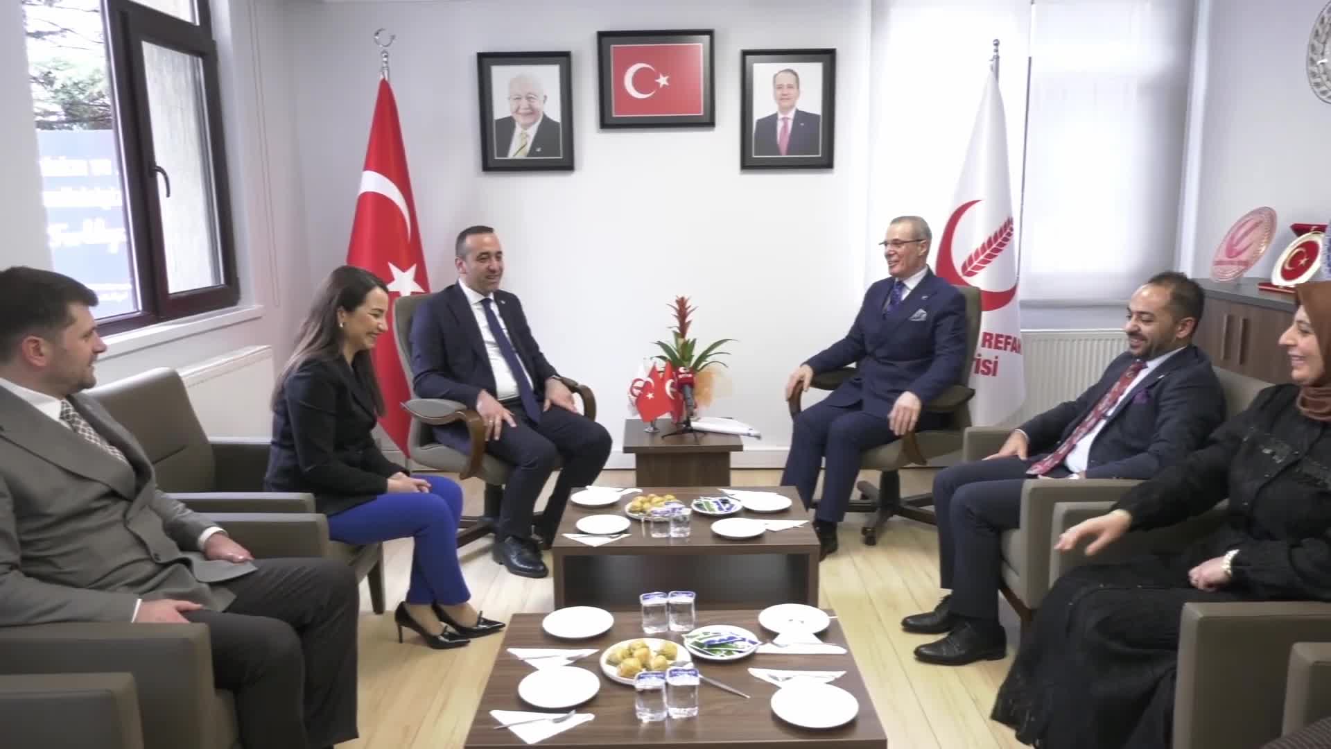 İYİ Parti'den Yeniden Refah Partisi'ne bayram ziyareti... İYİ Parti'li Yılmaz: "Türkiye'nin esas gündemi gölgeleniyor, baklavanın bir dilimi 50-60 lira"