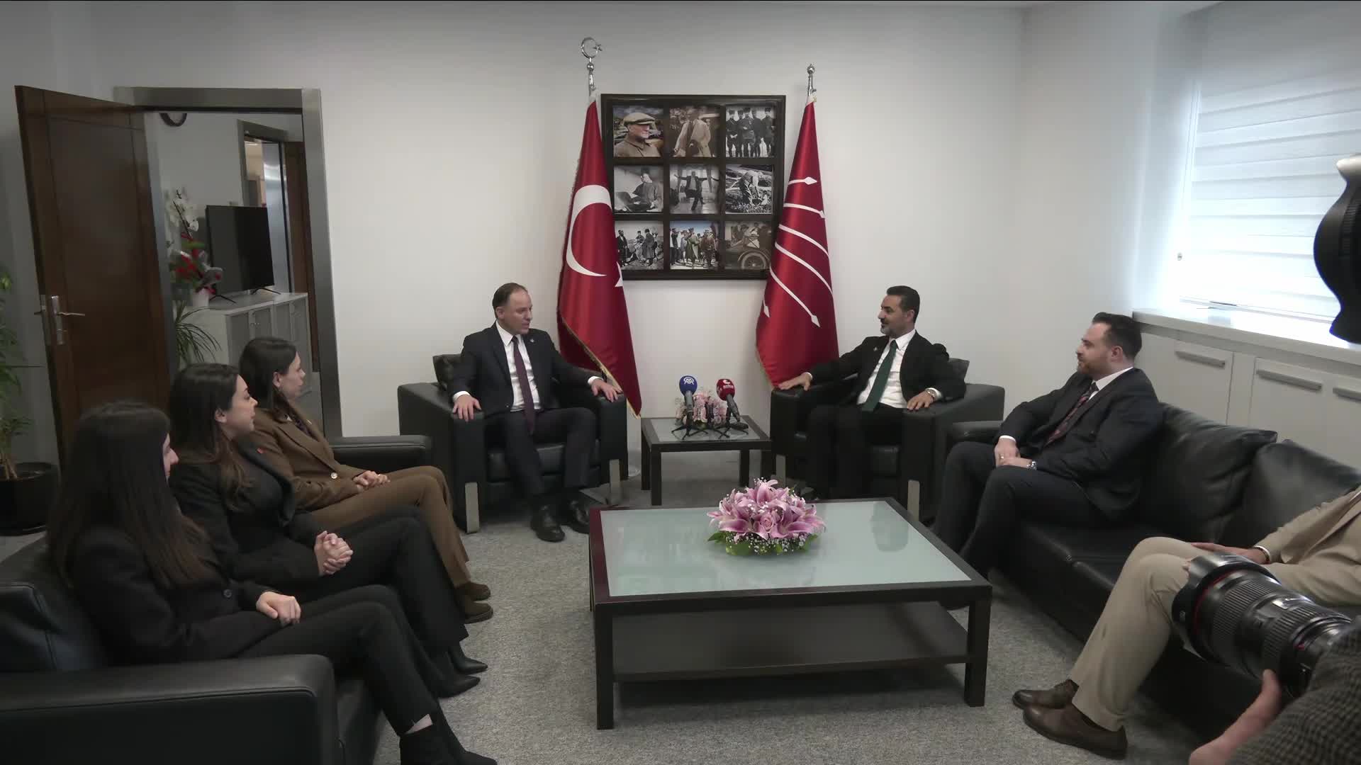 Siyasi partiler arası bayramlaşma… Yeniden Refah Partisi ve Zafer Partisi heyetleri CHP ile bayramlaştı