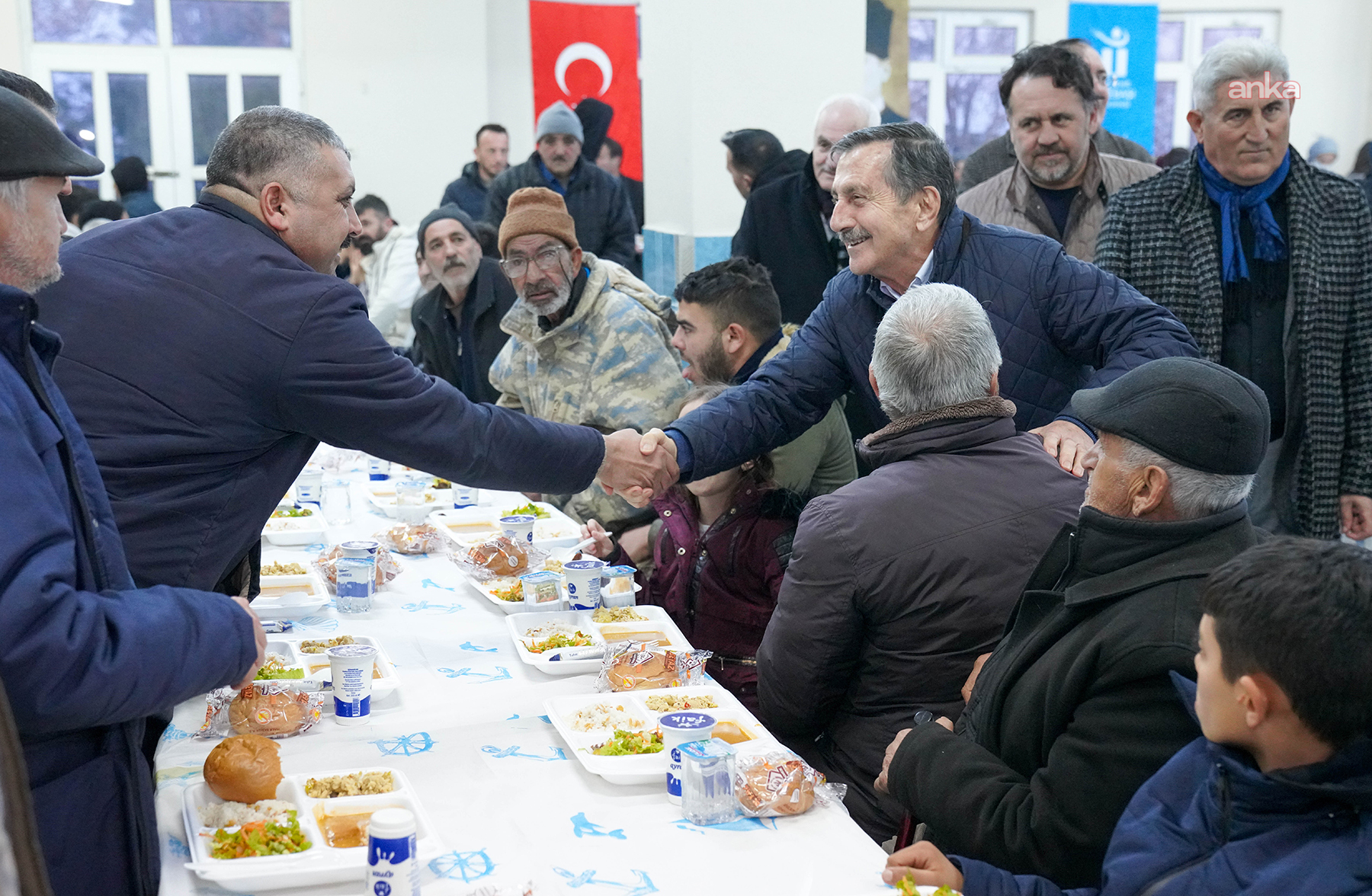 Tepebaşı Belediyesi ramazanda binlerce ilçe sakinini aynı sofrada buluşturdu