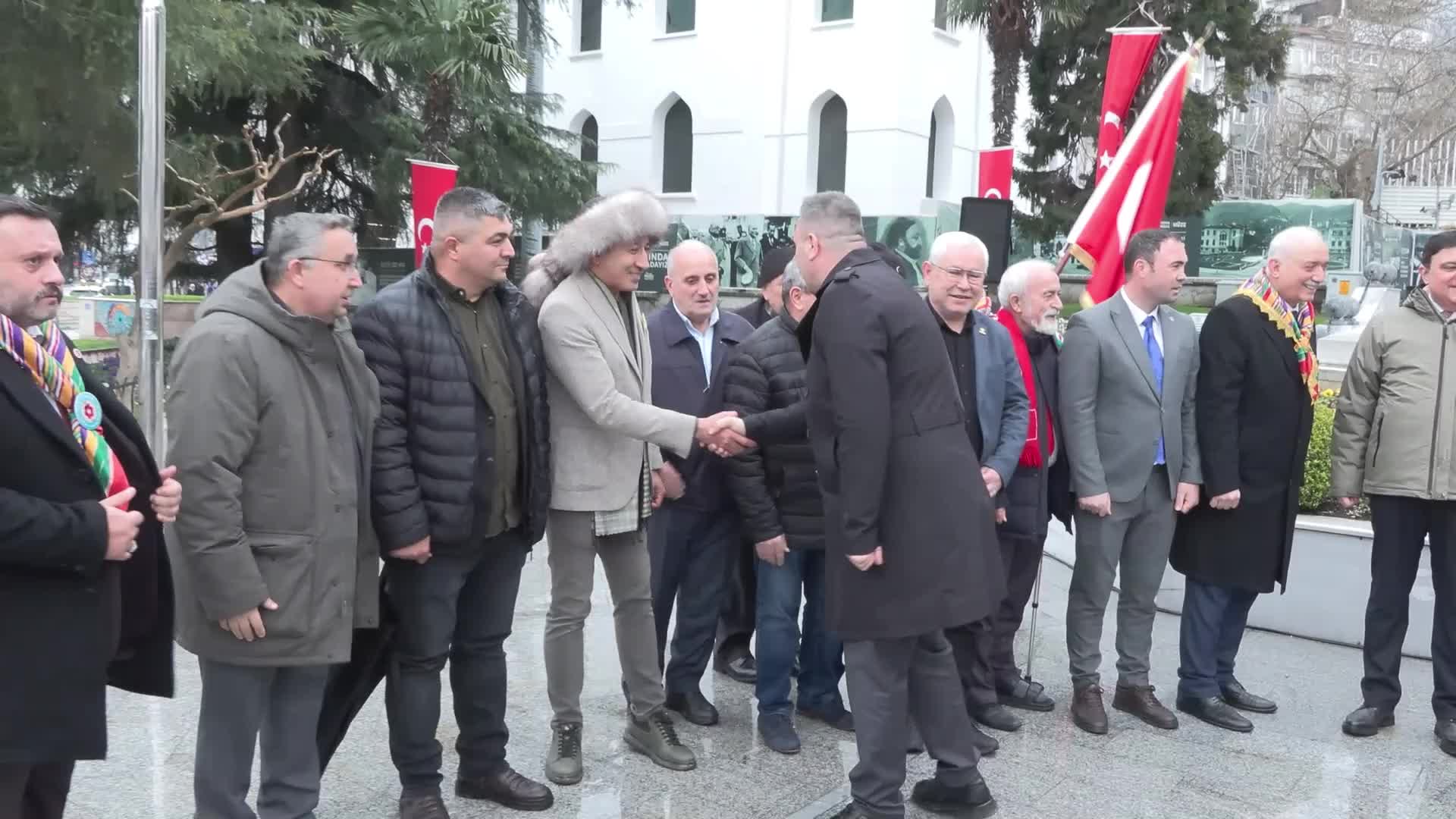 Bursa'da Nevruz coşkusu... Ateşten atlandı, demir dövüldü